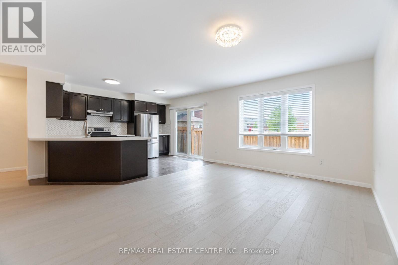 186 Gleave Terrace, Milton, Ontario  L9T 8N5 - Photo 11 - W12202195