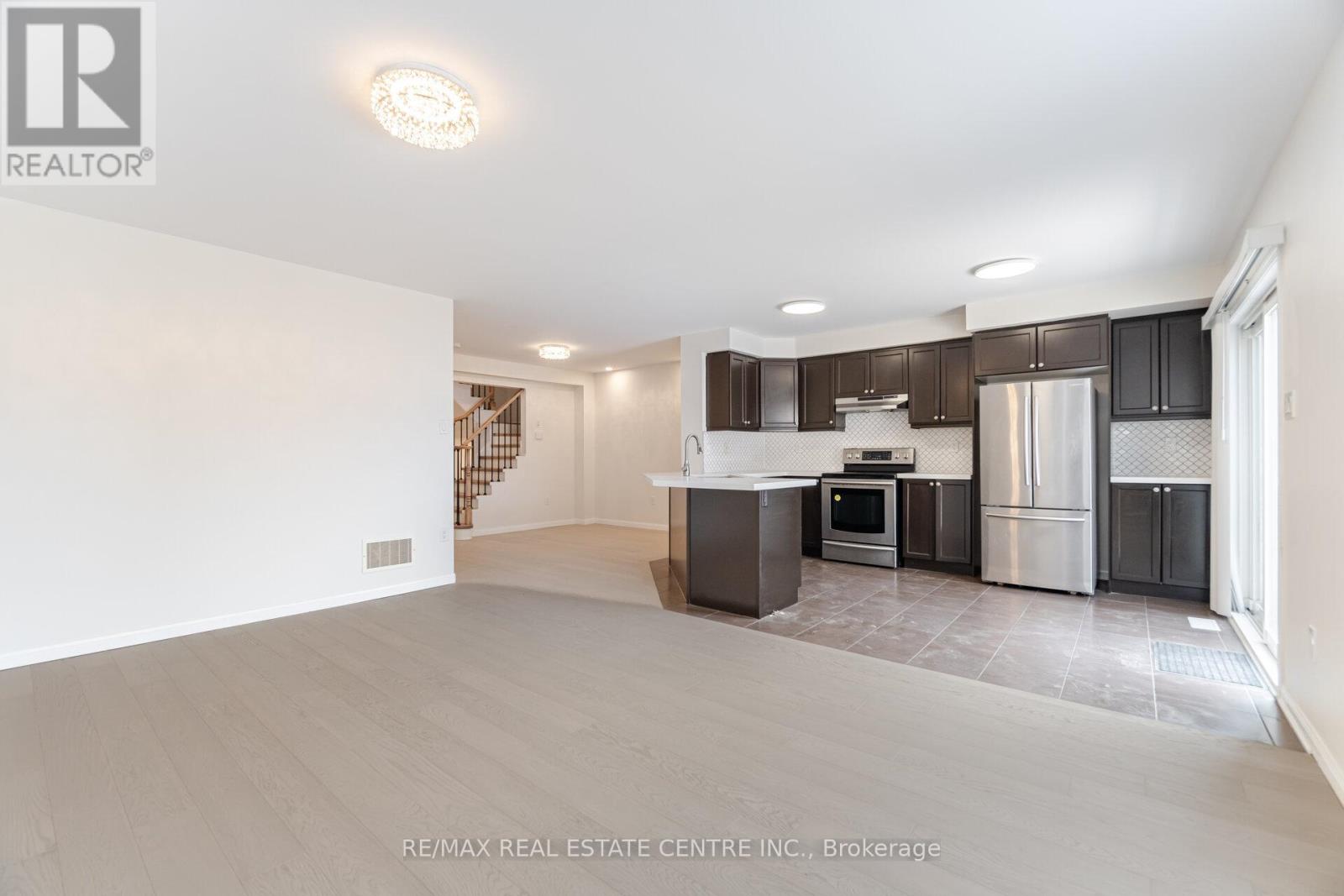 186 Gleave Terrace, Milton, Ontario  L9T 8N5 - Photo 13 - W12202195