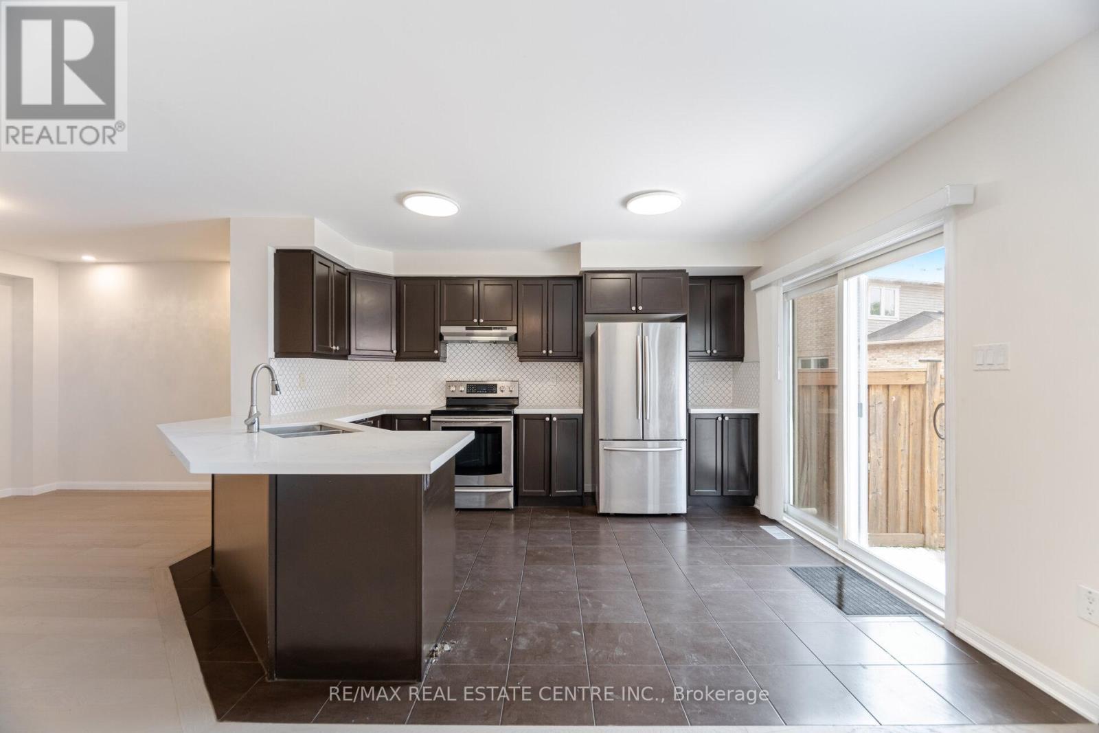 186 Gleave Terrace, Milton, Ontario  L9T 8N5 - Photo 14 - W12202195
