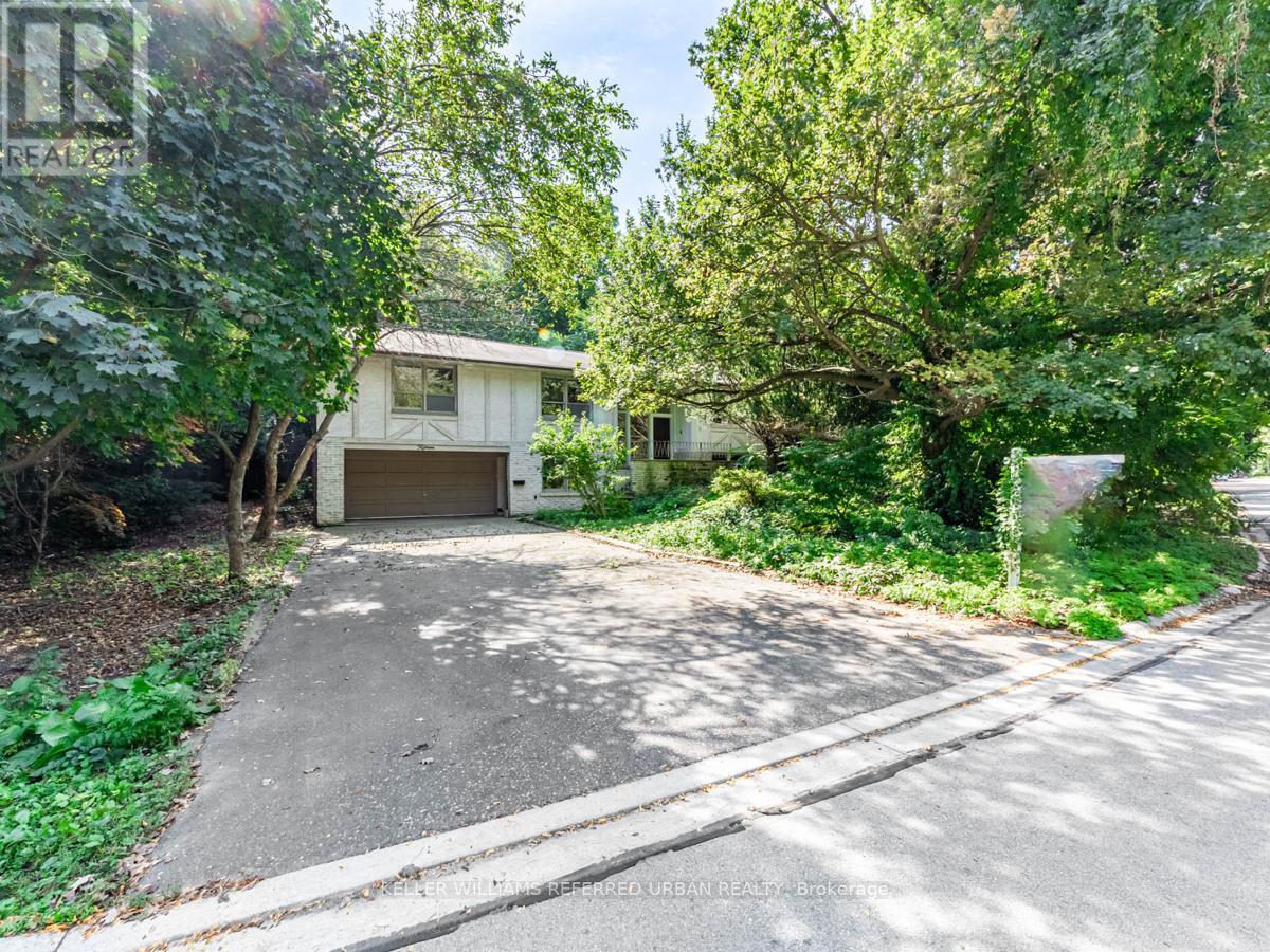 Property at 15 YORK VALLEY CRESCENT image 2