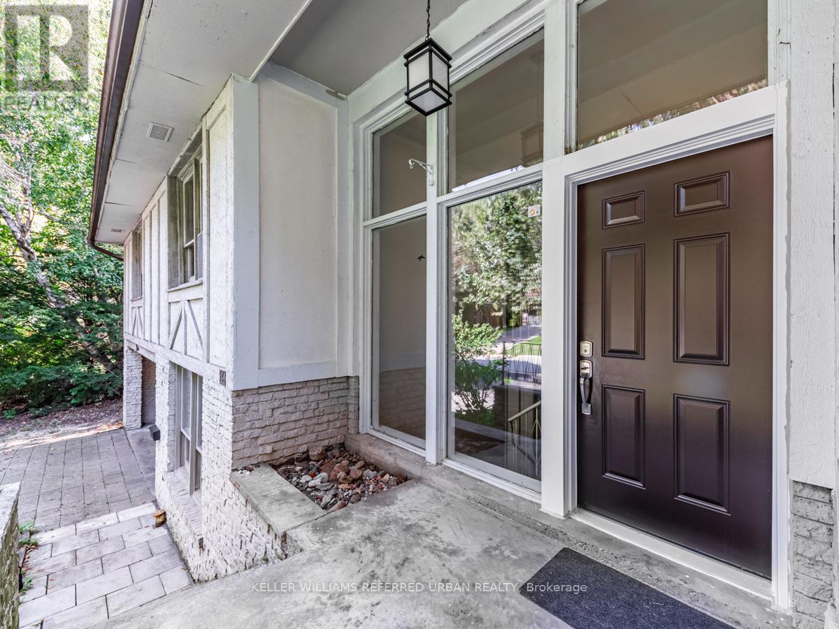 Property at 15 YORK VALLEY CRESCENT image 3