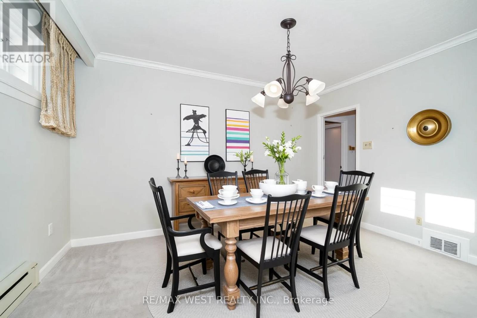 208 Park Home Avenue, Toronto, Ontario  M2R 1A2 - Photo 3 - C12392647