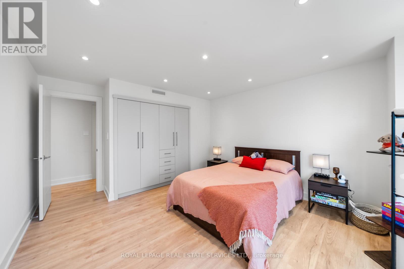 2008 - 175 Cumberland Street, Toronto, Ontario  M5R 3M9 - Photo 22 - C12392716