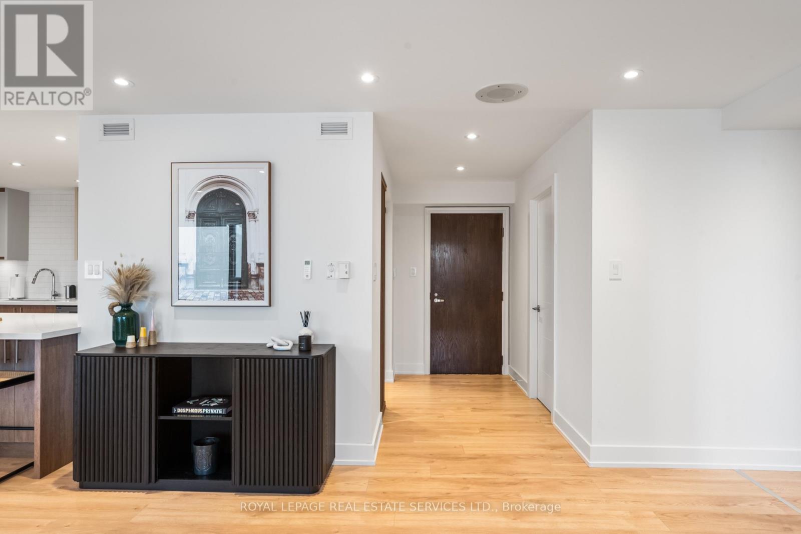 2008 - 175 Cumberland Street, Toronto, Ontario  M5R 3M9 - Photo 7 - C12392716