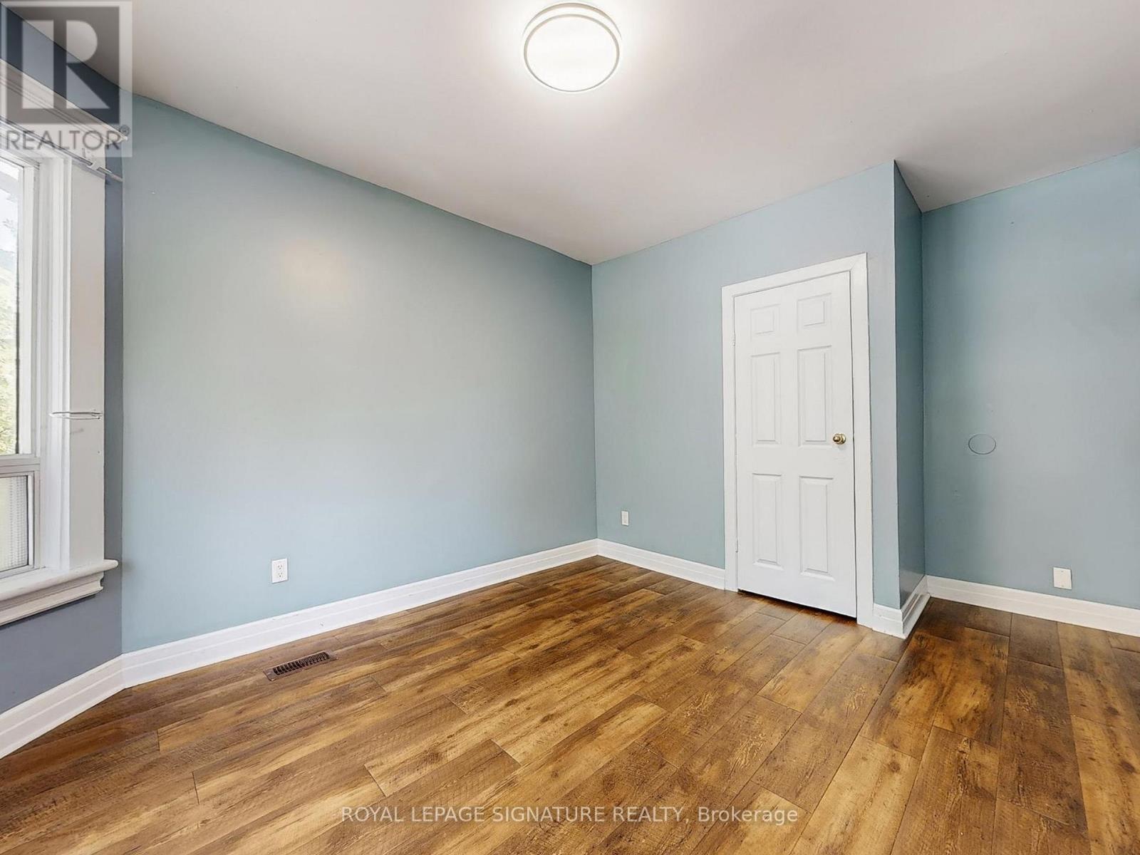 17 Austin Avenue, Toronto (South Riverdale), Ontario  M4M 1V7 - Photo 12 - E12392719