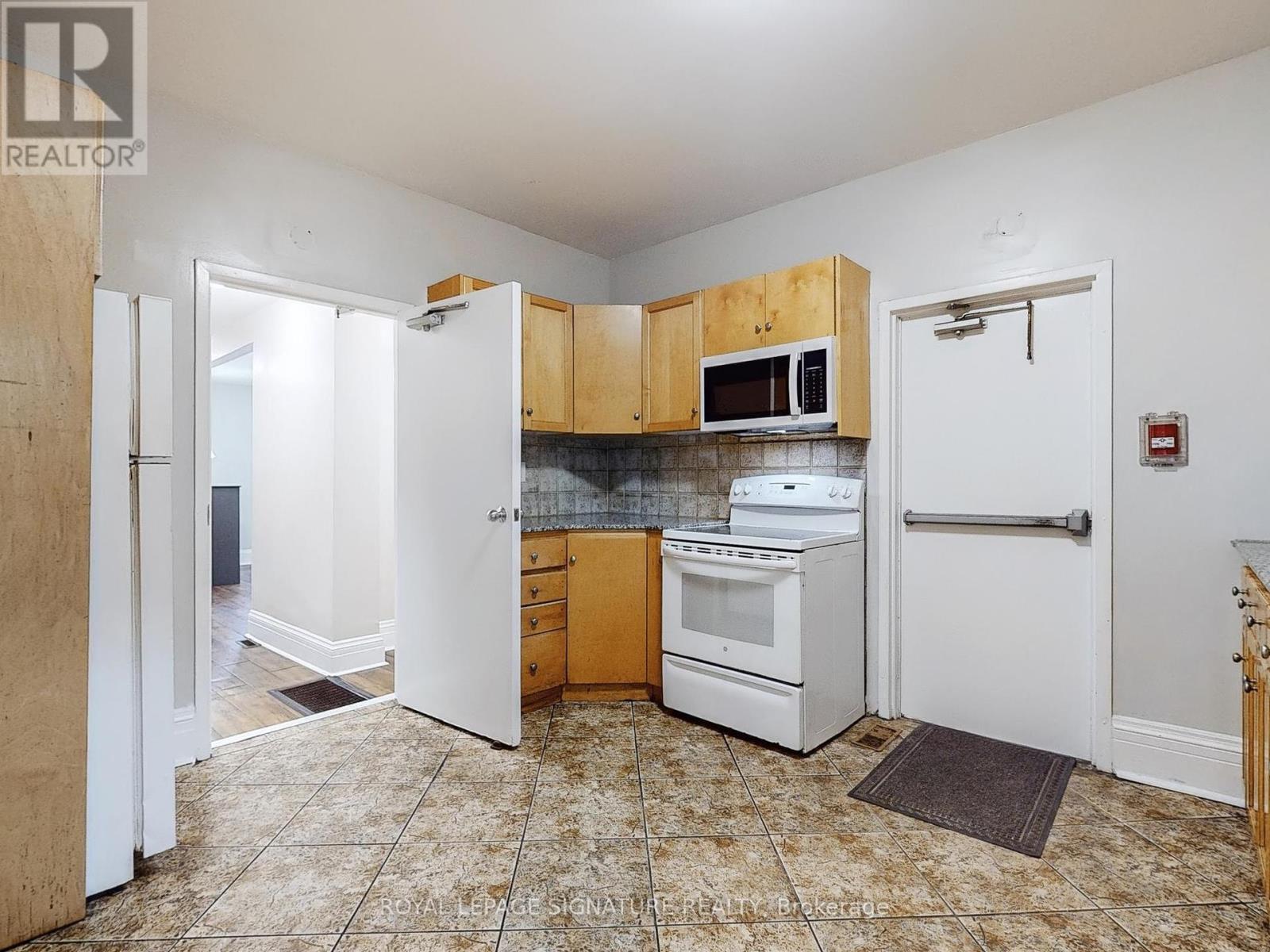 17 Austin Avenue, Toronto (South Riverdale), Ontario  M4M 1V7 - Photo 6 - E12392719