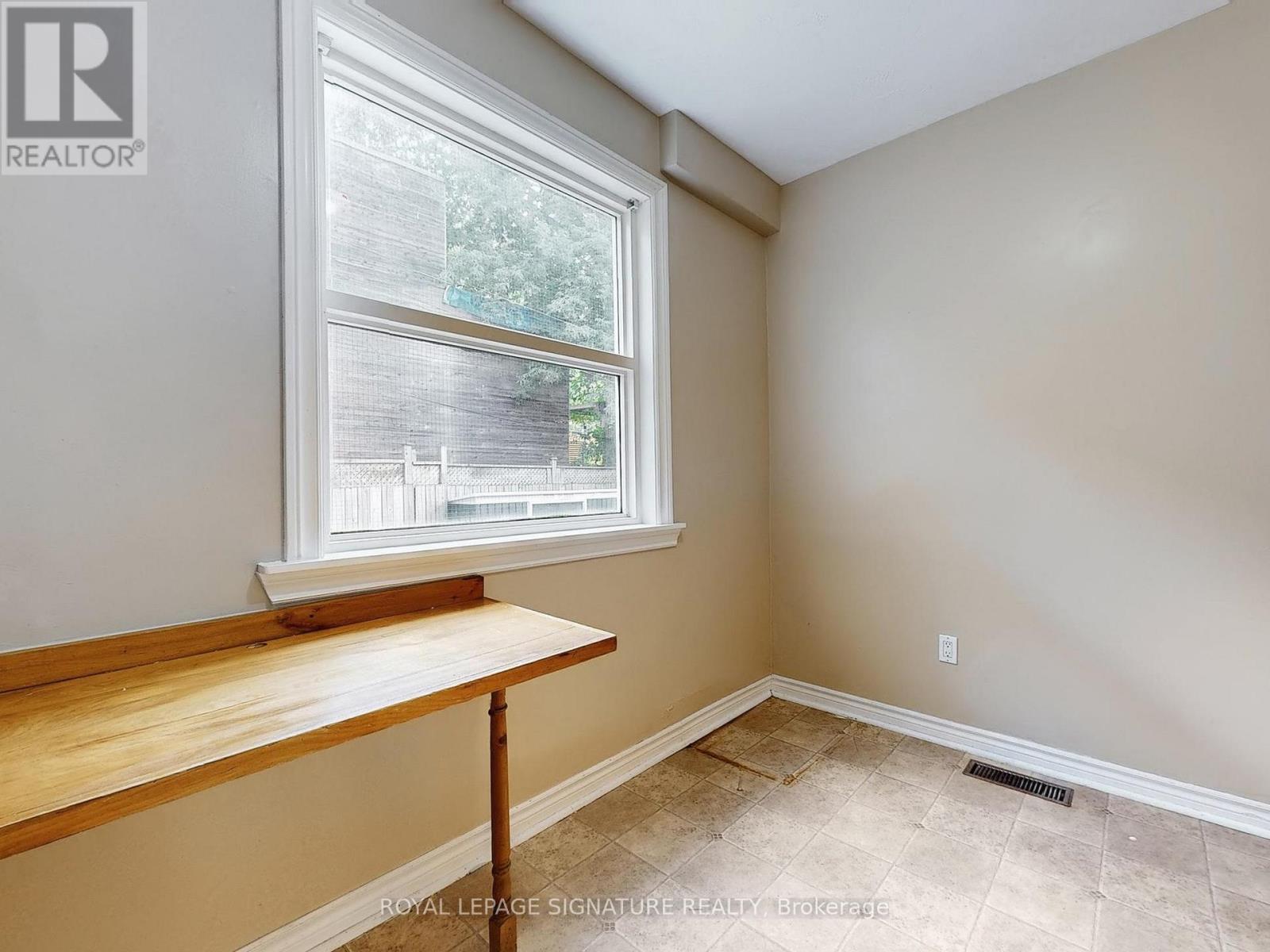 17 Austin Avenue, Toronto (South Riverdale), Ontario  M4M 1V7 - Photo 7 - E12392719