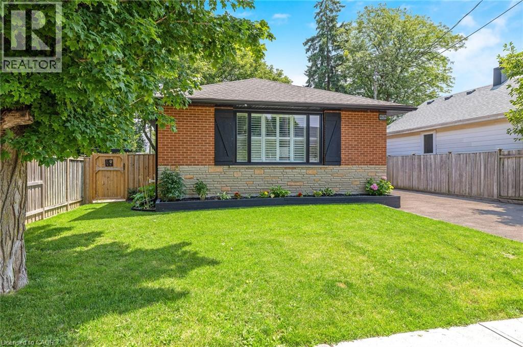 Property at 390 WOODWARD Avenue image 3