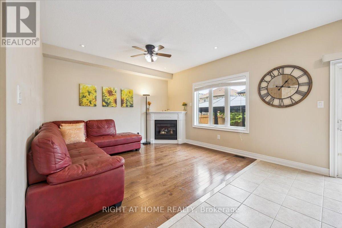 166 Gardiner Drive, Bradford West Gwillimbury, Ontario  L3Z 0J5 - Photo 12 - N12392627