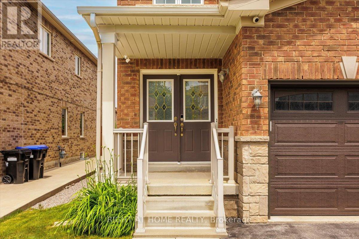 166 Gardiner Drive, Bradford West Gwillimbury, Ontario  L3Z 0J5 - Photo 2 - N12392627