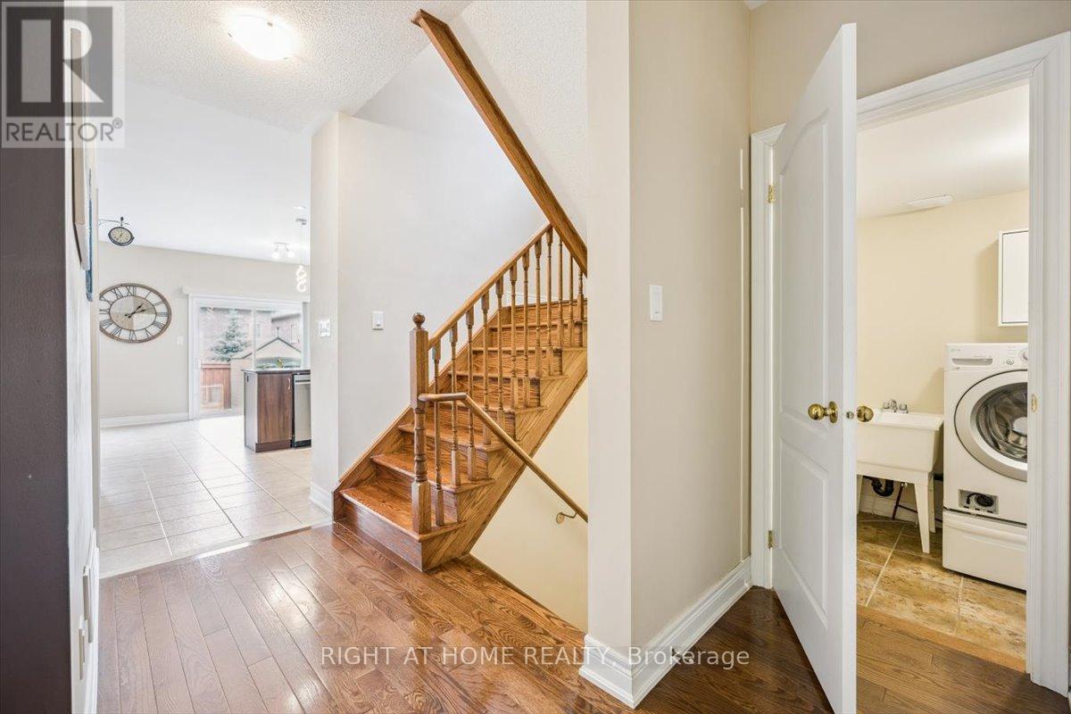 166 Gardiner Drive, Bradford West Gwillimbury, Ontario  L3Z 0J5 - Photo 7 - N12392627