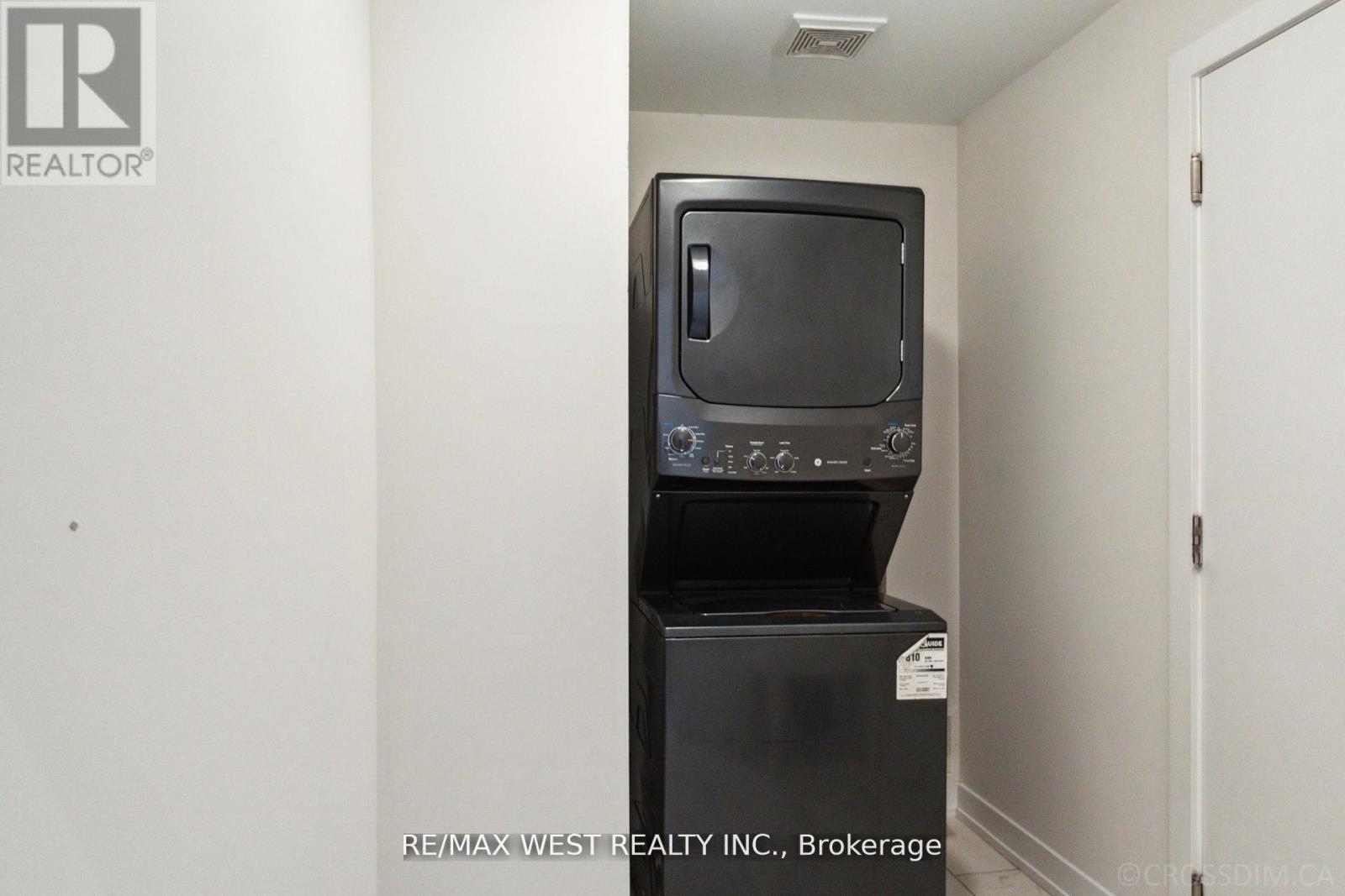 147 Salterton Circle, Vaughan, Ontario  L6A 2Z2 - Photo 23 - N12392680
