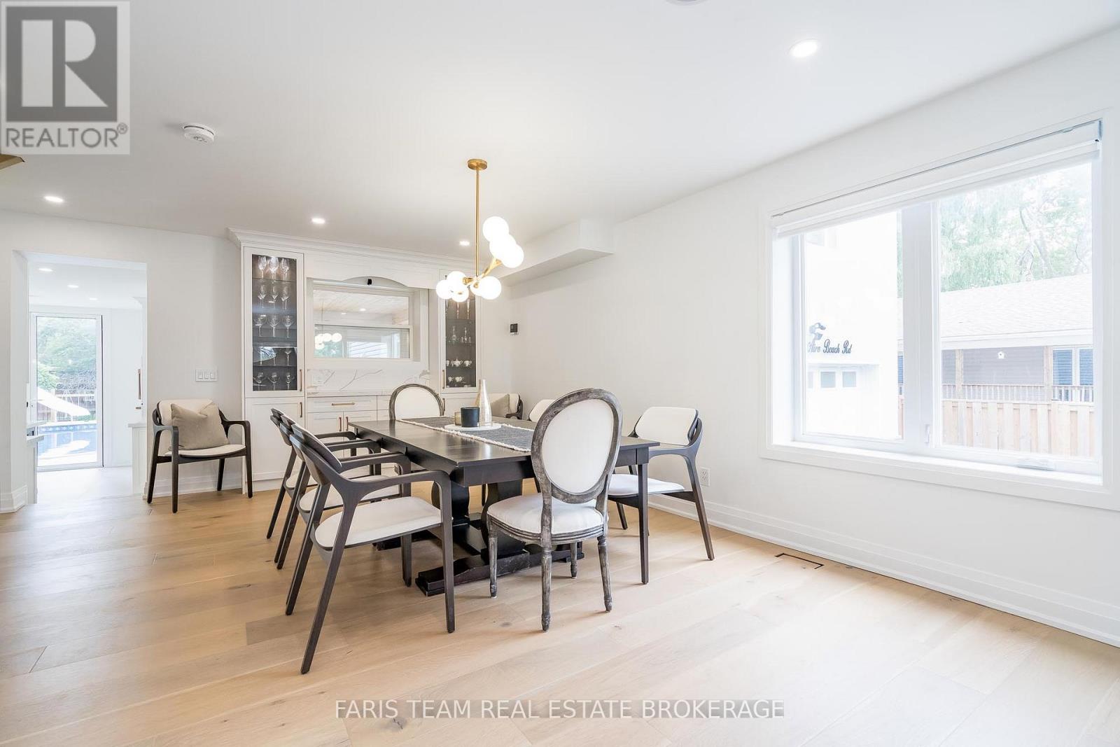 1174 Belle Aire Beach Road, Innisfil, Ontario  L0L 1C0 - Photo 13 - N12392725