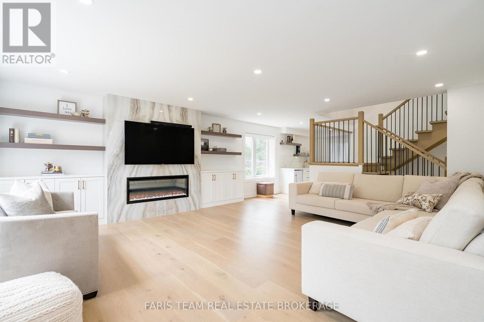 1174 Belle Aire Beach Road, Innisfil, Ontario  L0L 1C0 - Photo 14 - N12392725
