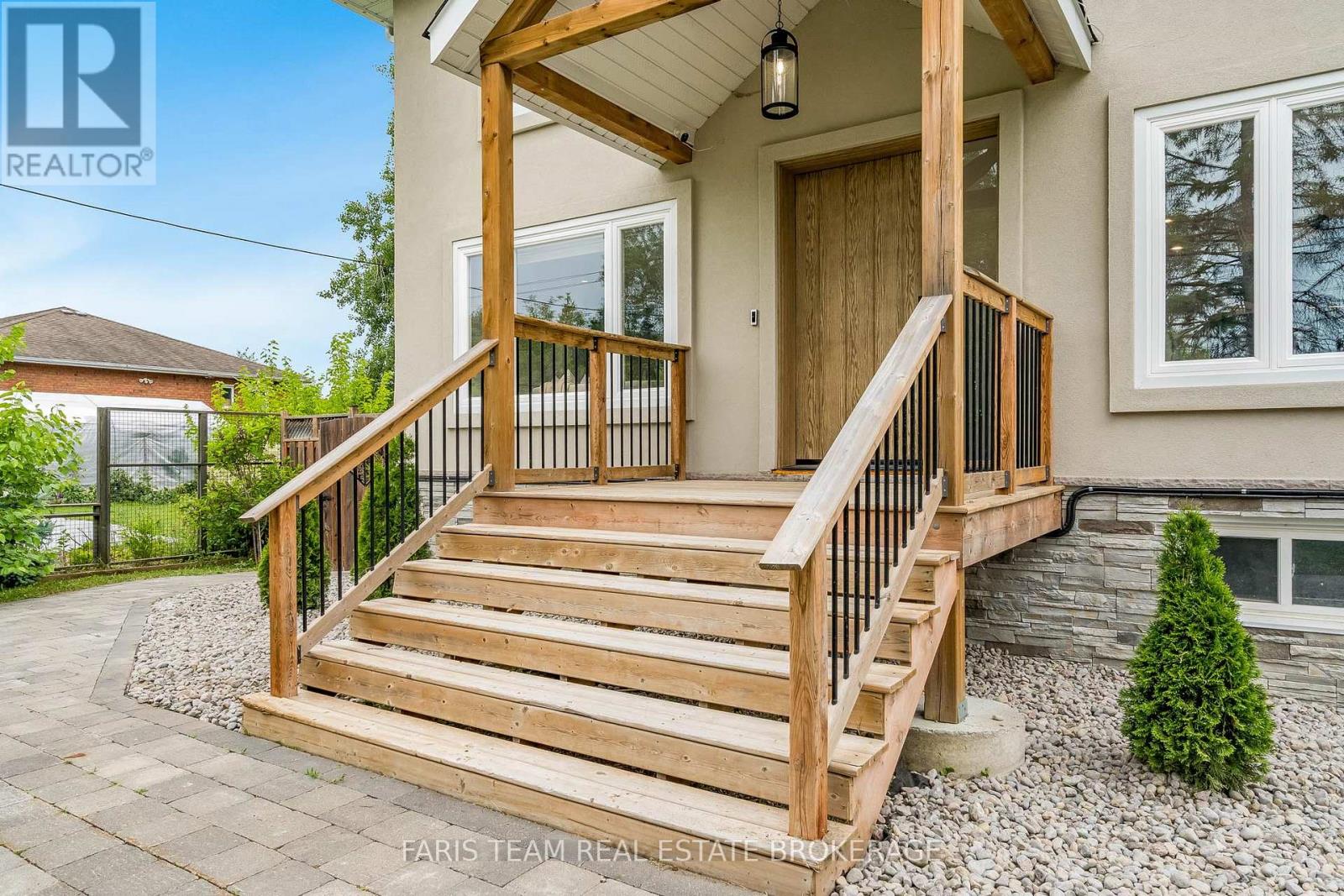 1174 Belle Aire Beach Road, Innisfil, Ontario  L0L 1C0 - Photo 6 - N12392725