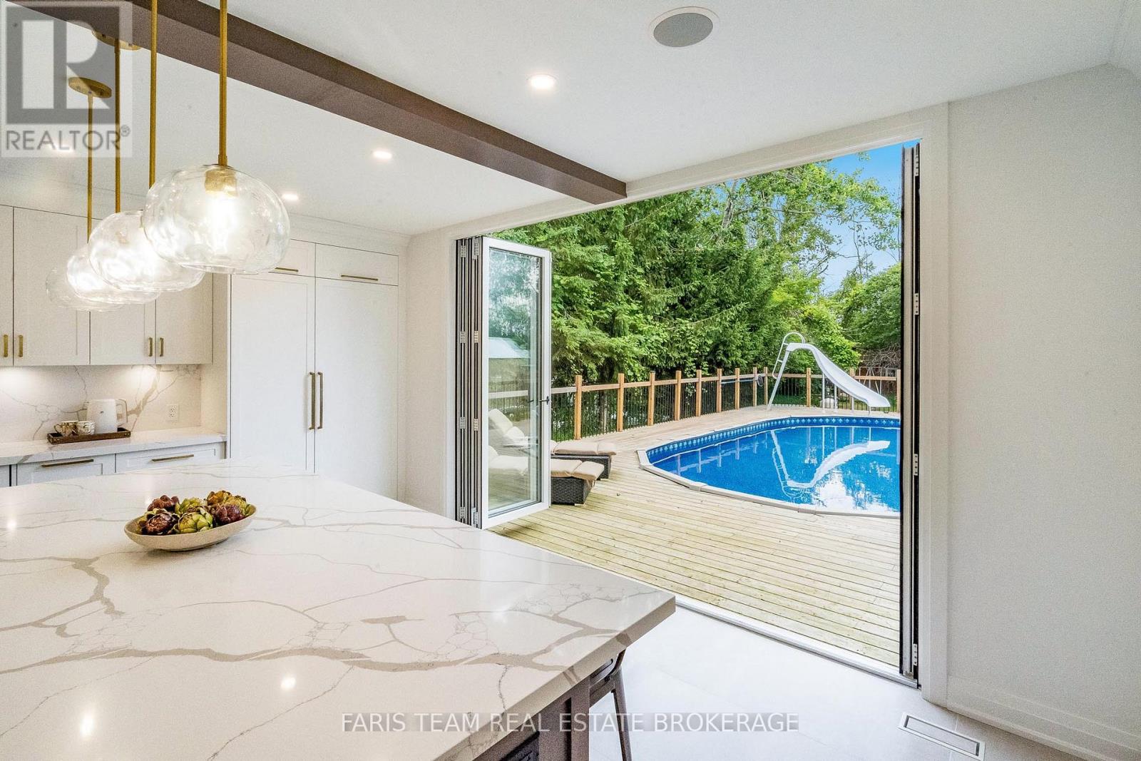 1174 Belle Aire Beach Road, Innisfil, Ontario  L0L 1C0 - Photo 8 - N12392725