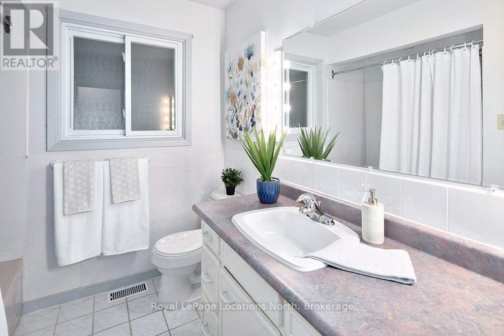 64 Ivan Street, Meaford, Ontario  N4L 1C8 - Photo 27 - X12392739