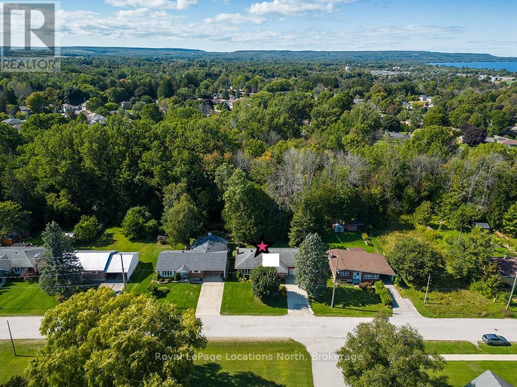 64 Ivan Street, Meaford, Ontario  N4L 1C8 - Photo 6 - X12392739
