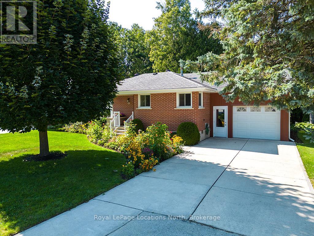 64 Ivan Street, Meaford, Ontario  N4L 1C8 - Photo 7 - X12392739