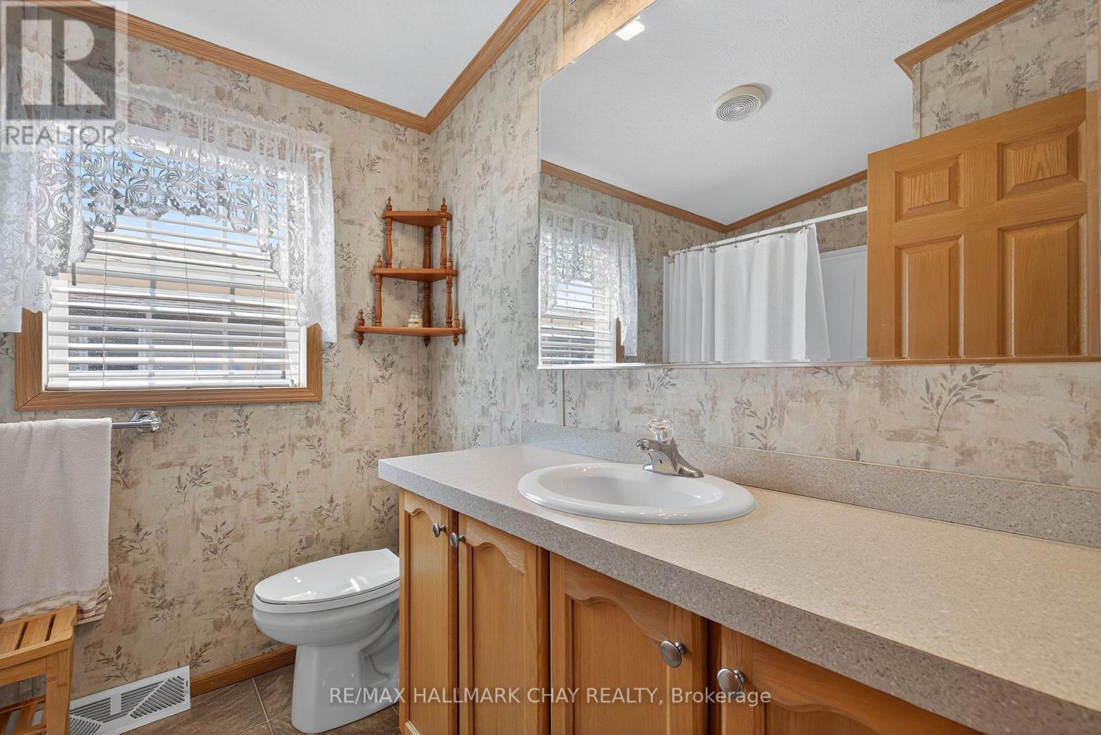3 Illinois Crescent, Wasaga Beach, Ontario  L9Z 3A8 - Photo 16 - S12392648