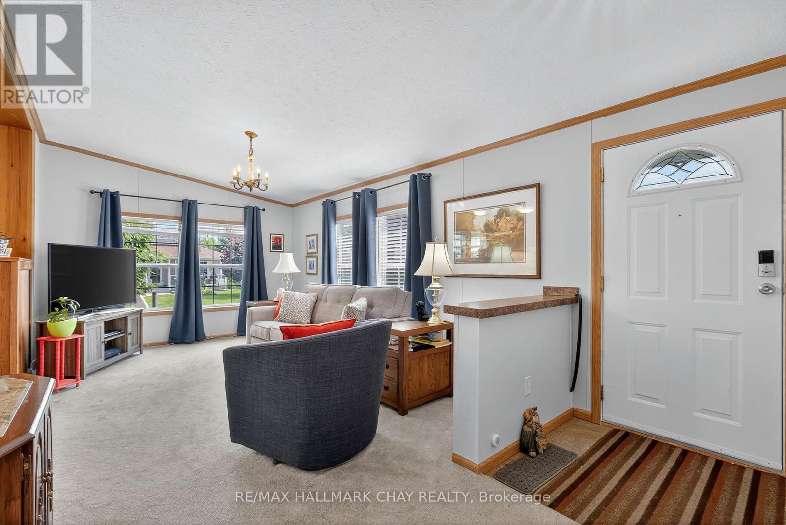 Property at 3 ILLINOIS CRESCENT image 3