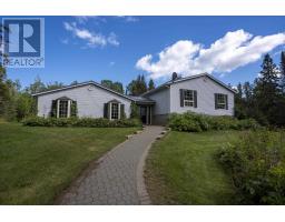 230 Gus Wouri Rd, Thunder Bay, Ca