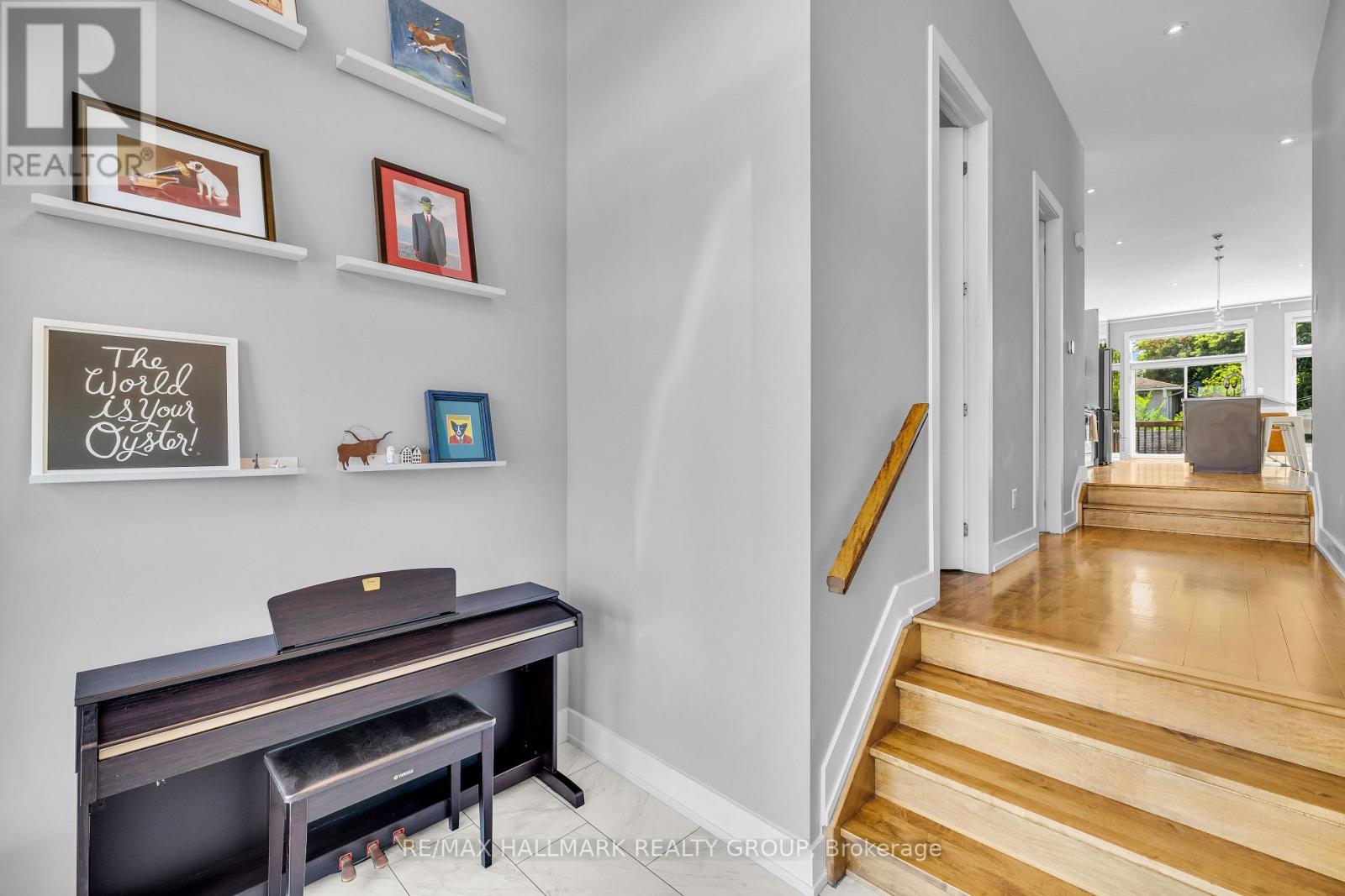 42b Young Street, Ottawa, Ontario  K1S 3H7 - Photo 2 - X12392776