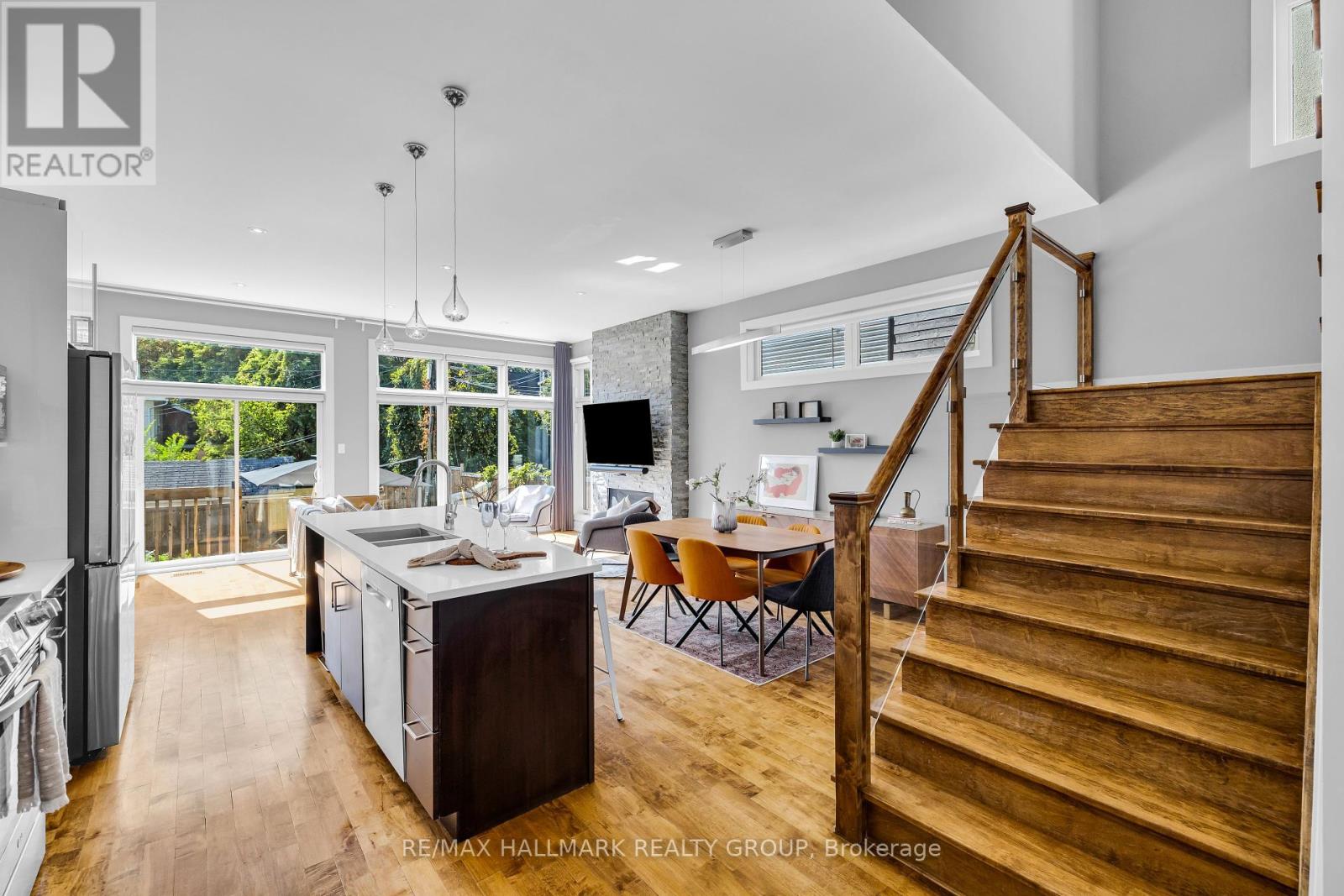 42b Young Street, Ottawa, Ontario  K1S 3H7 - Photo 4 - X12392776