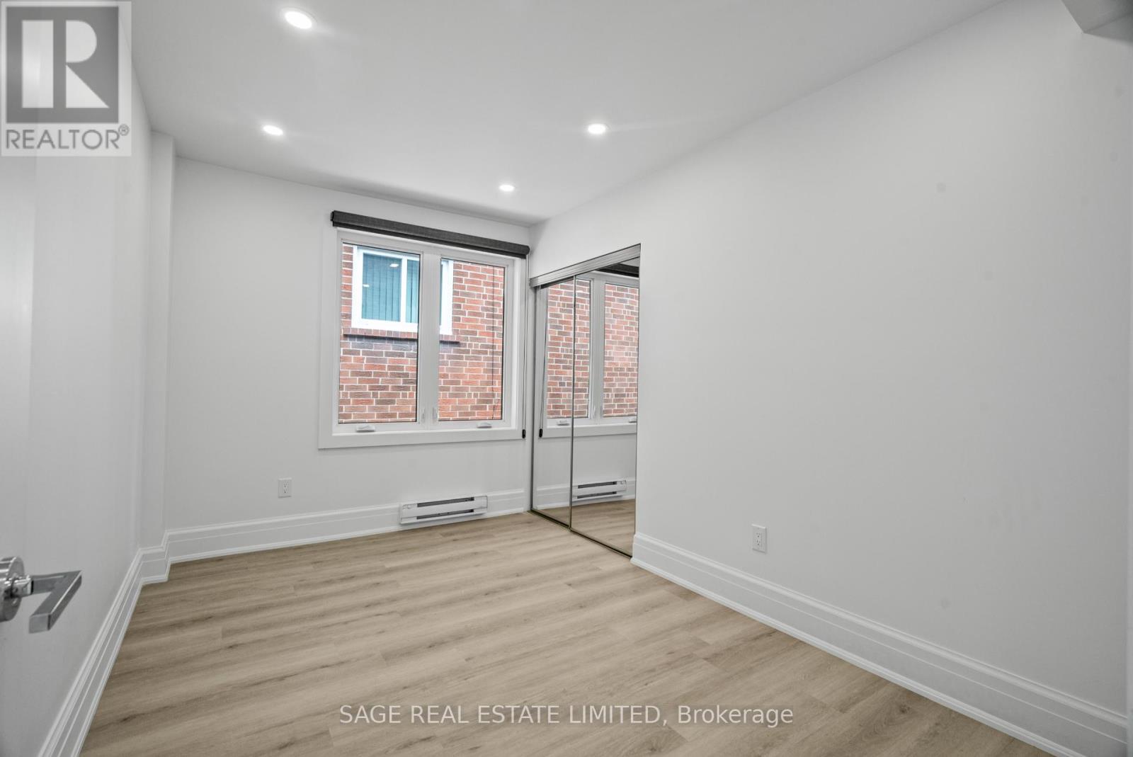 25 Chamberlain Avenue, Toronto (Briar Hill-Belgravia), Ontario  M6E 4J7 - Photo 15 - W12392663
