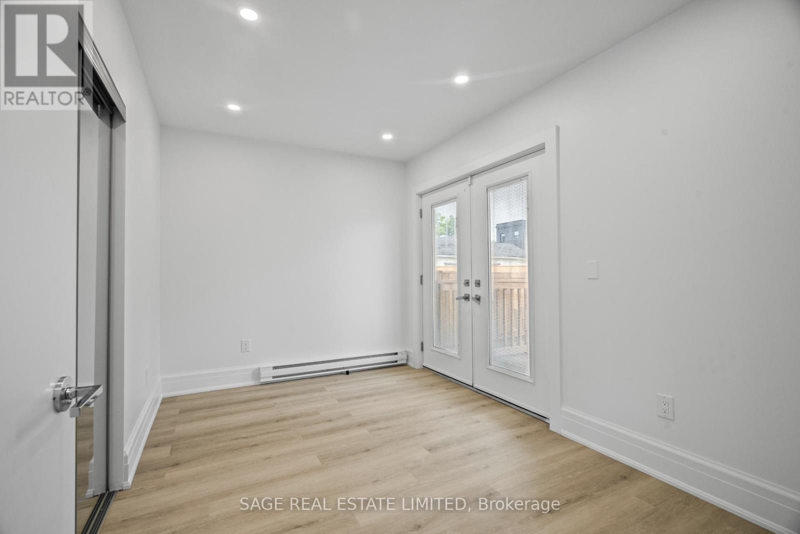 25 Chamberlain Avenue, Toronto (Briar Hill-Belgravia), Ontario  M6E 4J7 - Photo 17 - W12392663