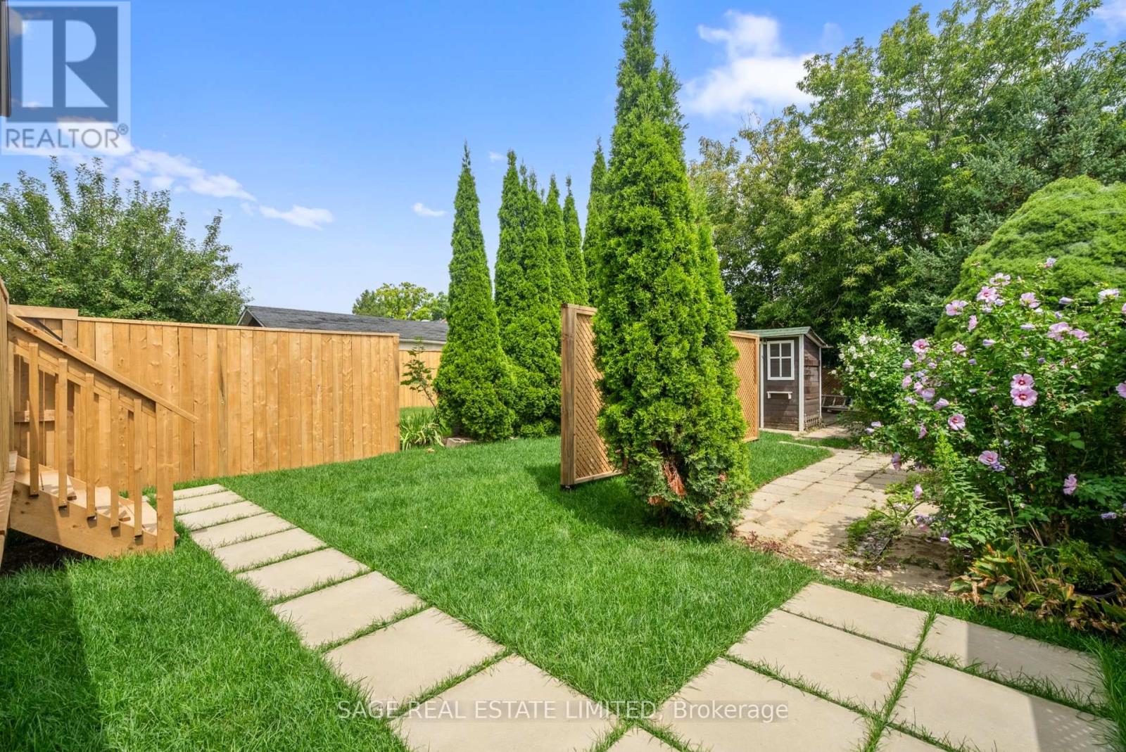 25 Chamberlain Avenue, Toronto (Briar Hill-Belgravia), Ontario  M6E 4J7 - Photo 44 - W12392663