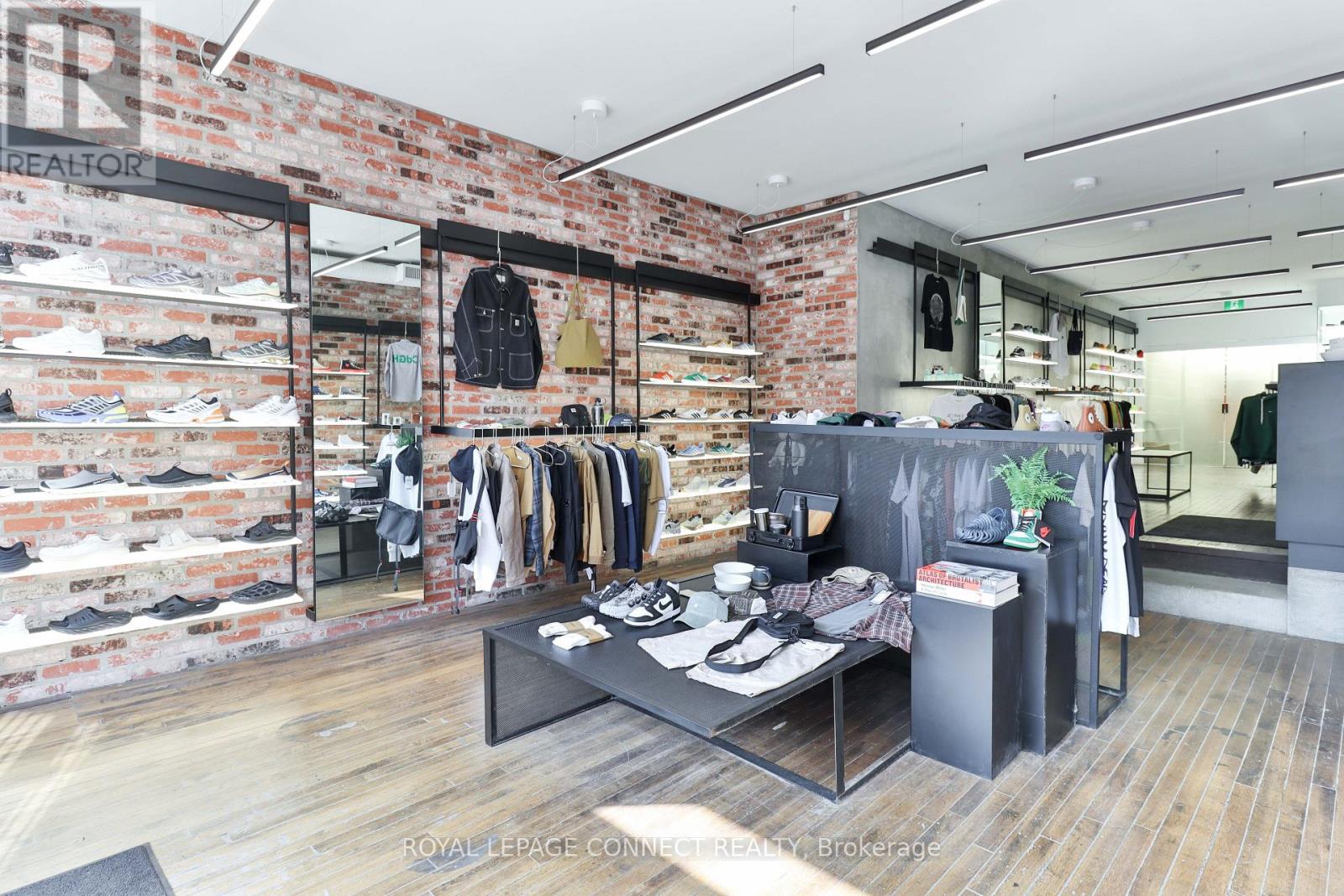 Main - 406 Roncesvalles Avenue, Toronto, Ontario  M6R 2M9 - Photo 5 - W12392710