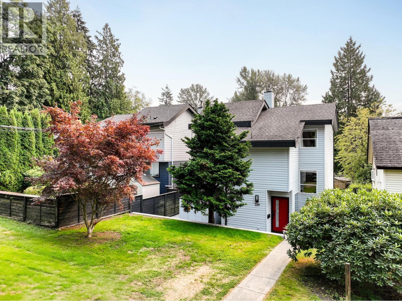 239 W 22ND STREET, North Vancouver, British Columbia