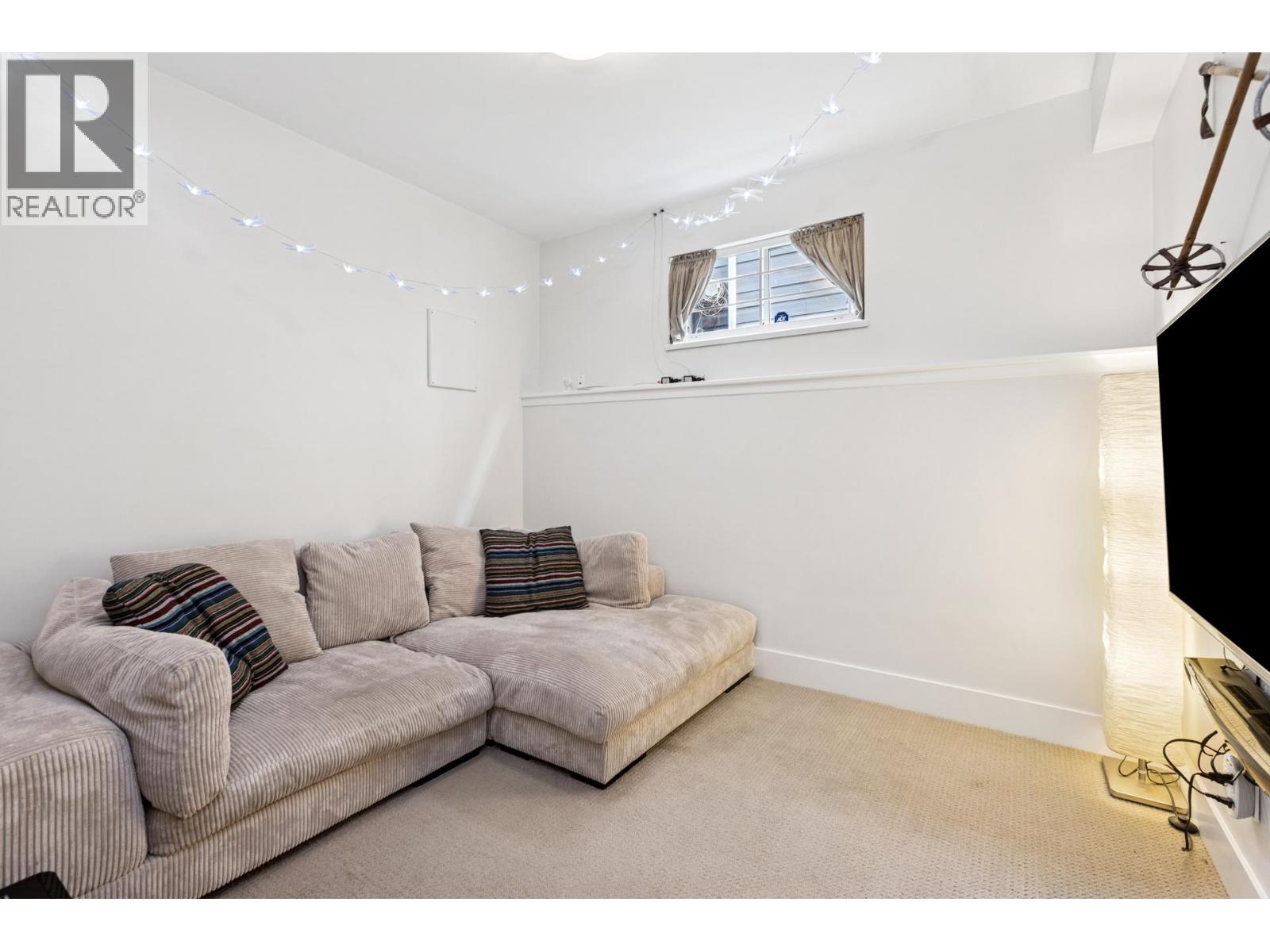239 W 22nd Street, North Vancouver, British Columbia  V7M 2A2 - Photo 31 - R3045755