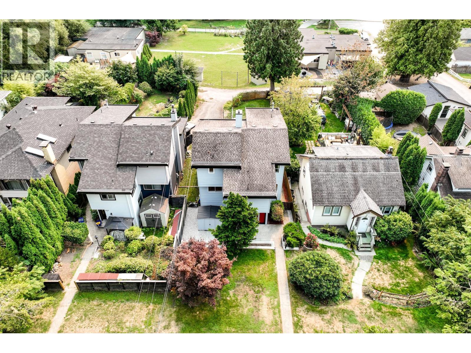 239 W 22nd Street, North Vancouver, British Columbia  V7M 2A2 - Photo 37 - R3045755