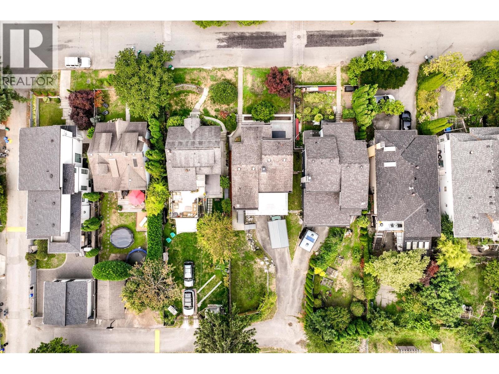 239 W 22nd Street, North Vancouver, British Columbia  V7M 2A2 - Photo 39 - R3045755