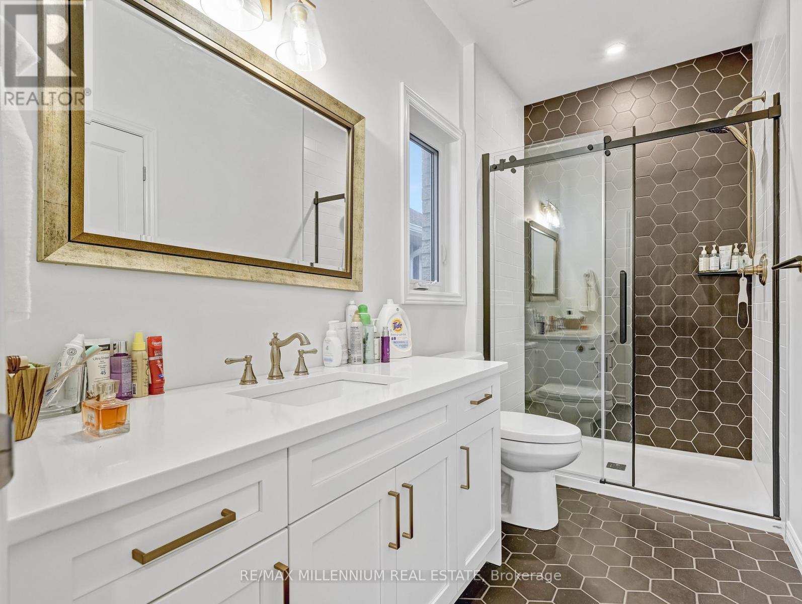 250 Hill Street, Central Elgin, Ontario  N5L 1J8 - Photo 27 - X12392585