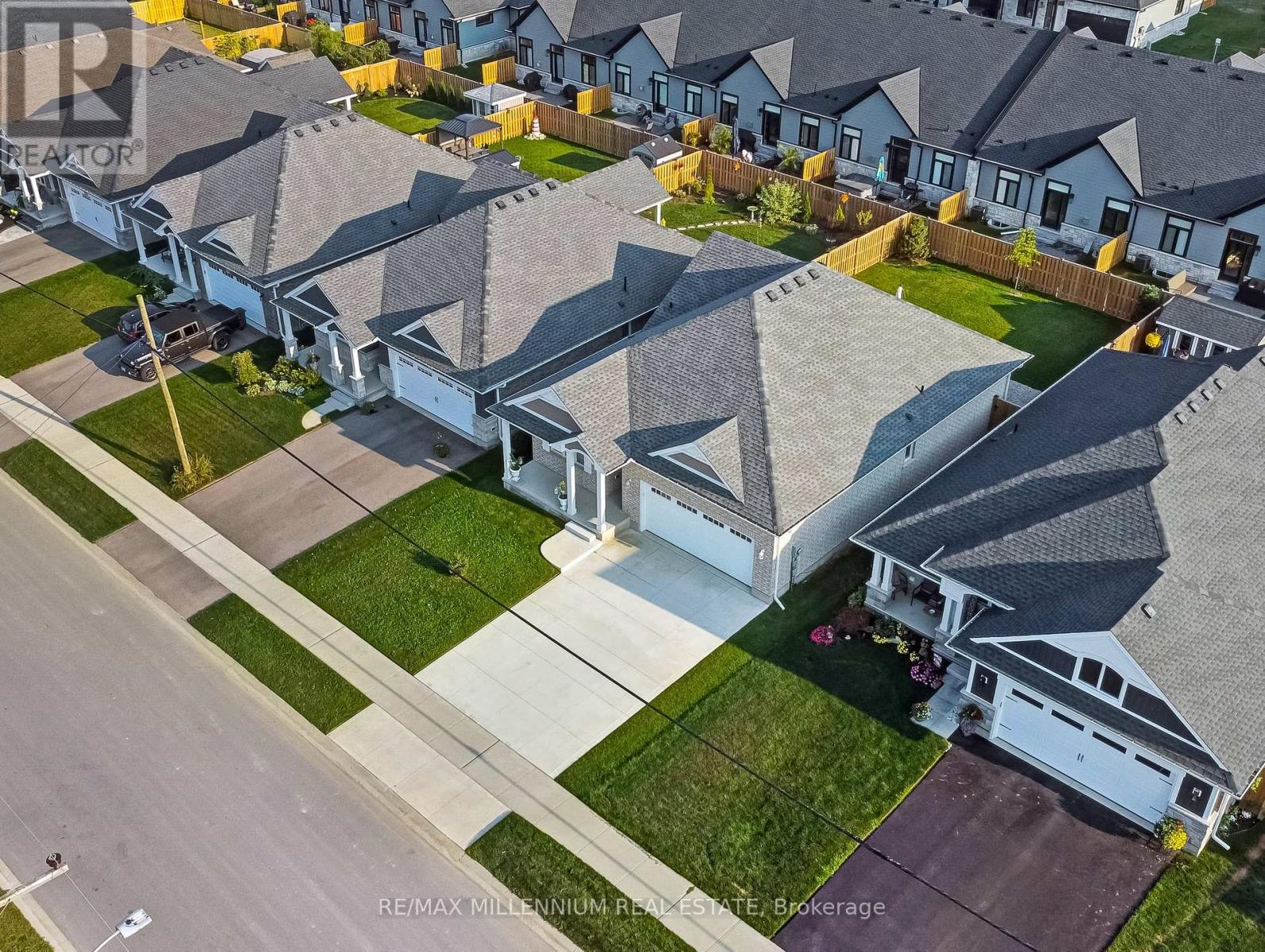250 Hill Street, Central Elgin, Ontario  N5L 1J8 - Photo 41 - X12392585
