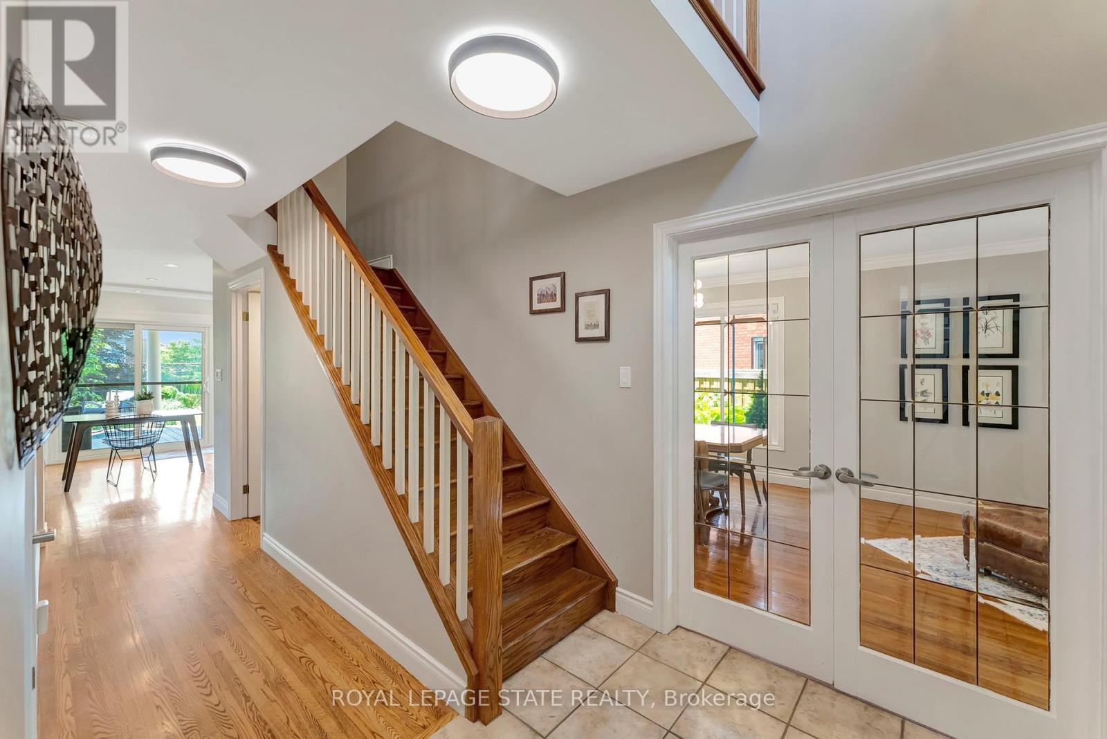 14 Anita Court, Hamilton (Butler), Ontario  L8W 3A6 - Photo 4 - X12392645