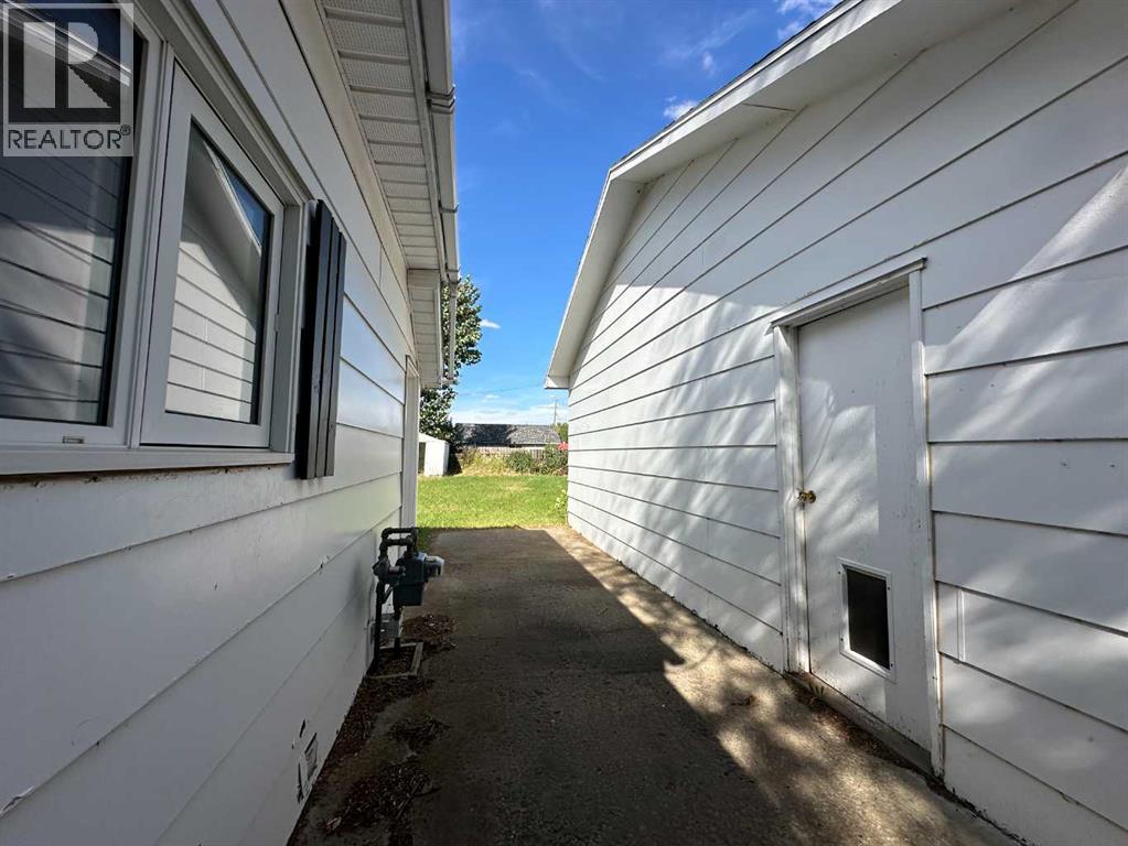 5003 51 Street, Lougheed, Alberta  T0B 2V0 - Photo 40 - A2205506