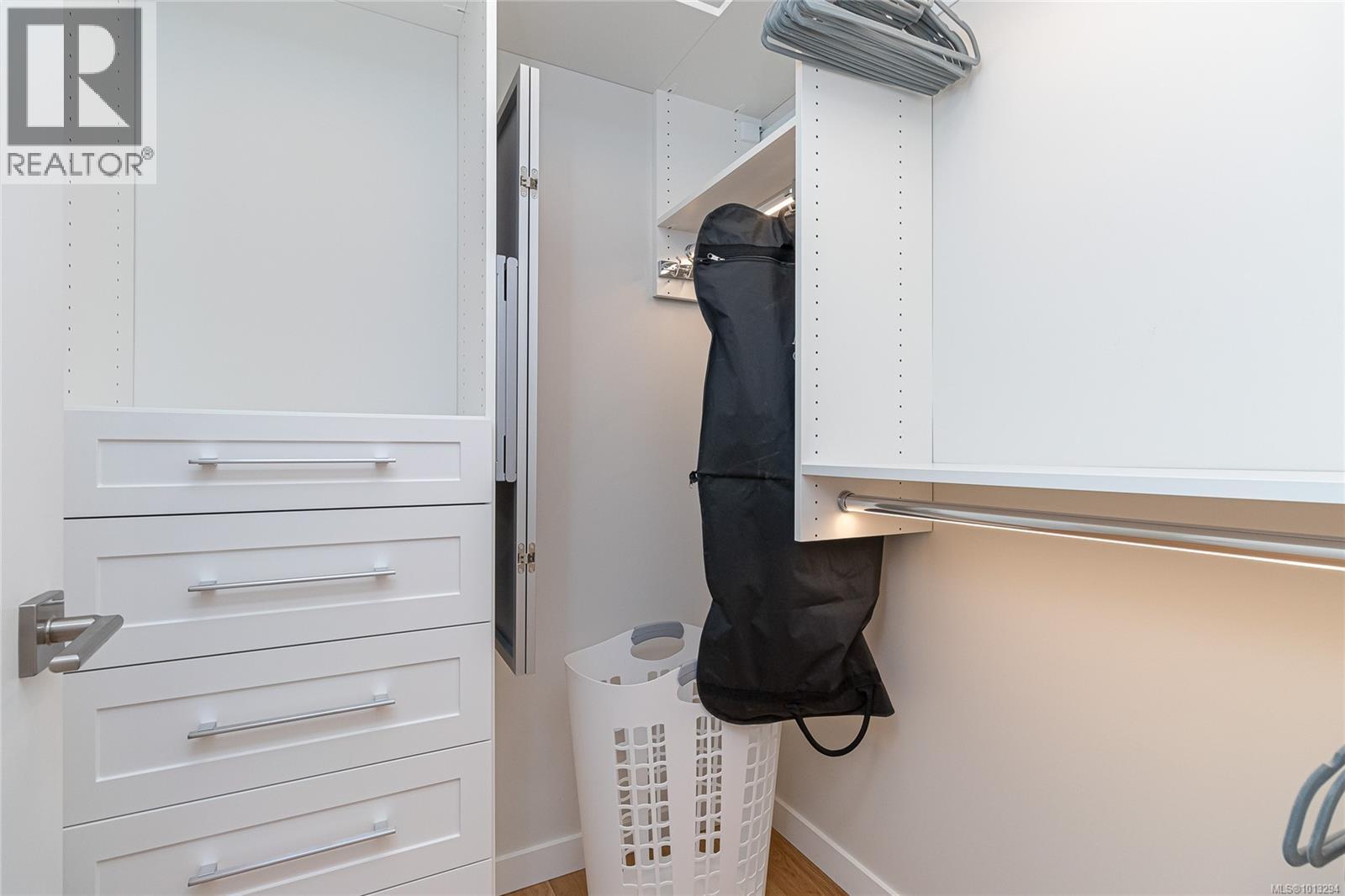 208 1018 Pentrelew Pl, Victoria, British Columbia  V8V 4J4 - Photo 24 - 1013294