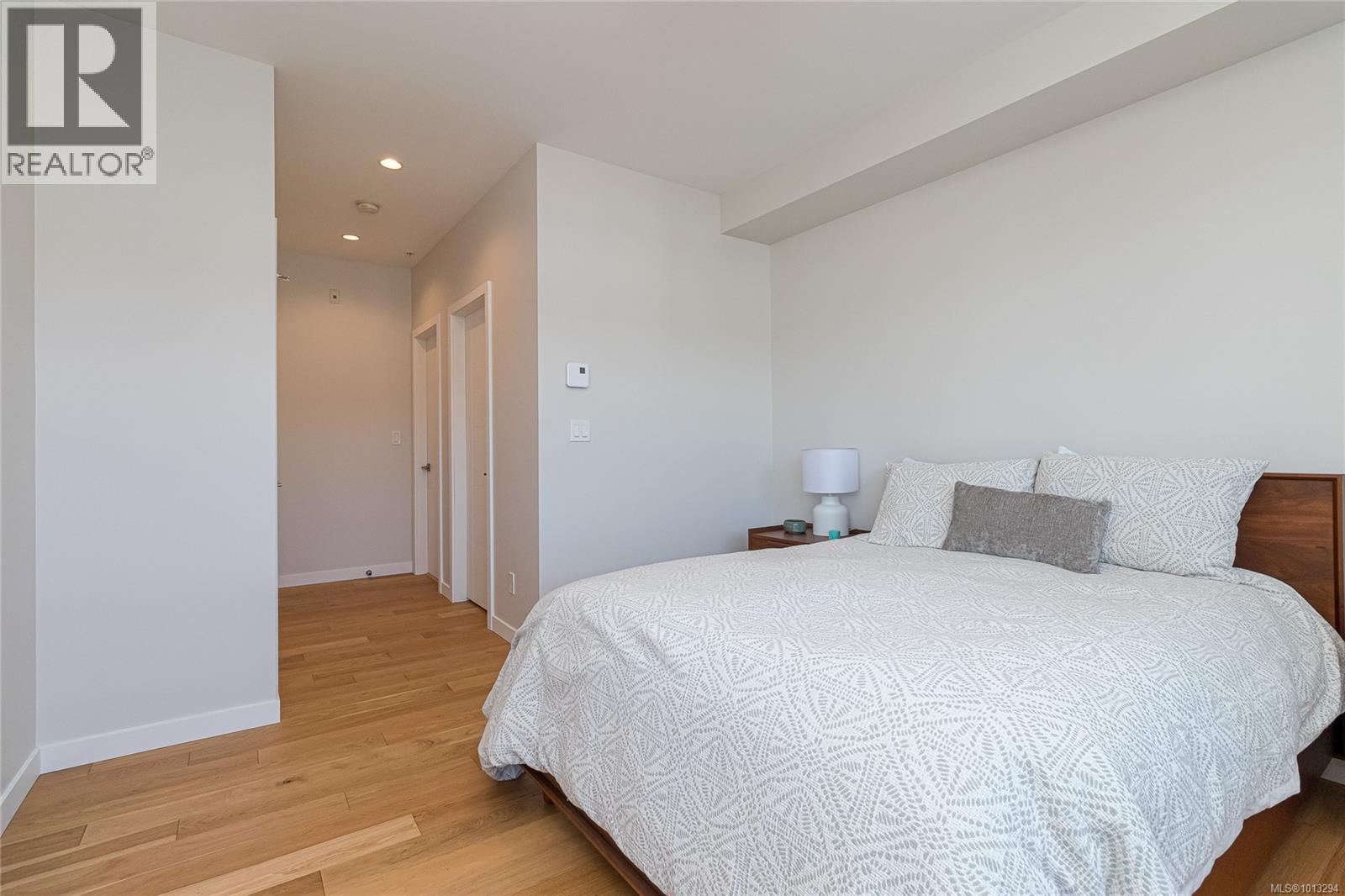 208 1018 Pentrelew Pl, Victoria, British Columbia  V8V 4J4 - Photo 22 - 1013294