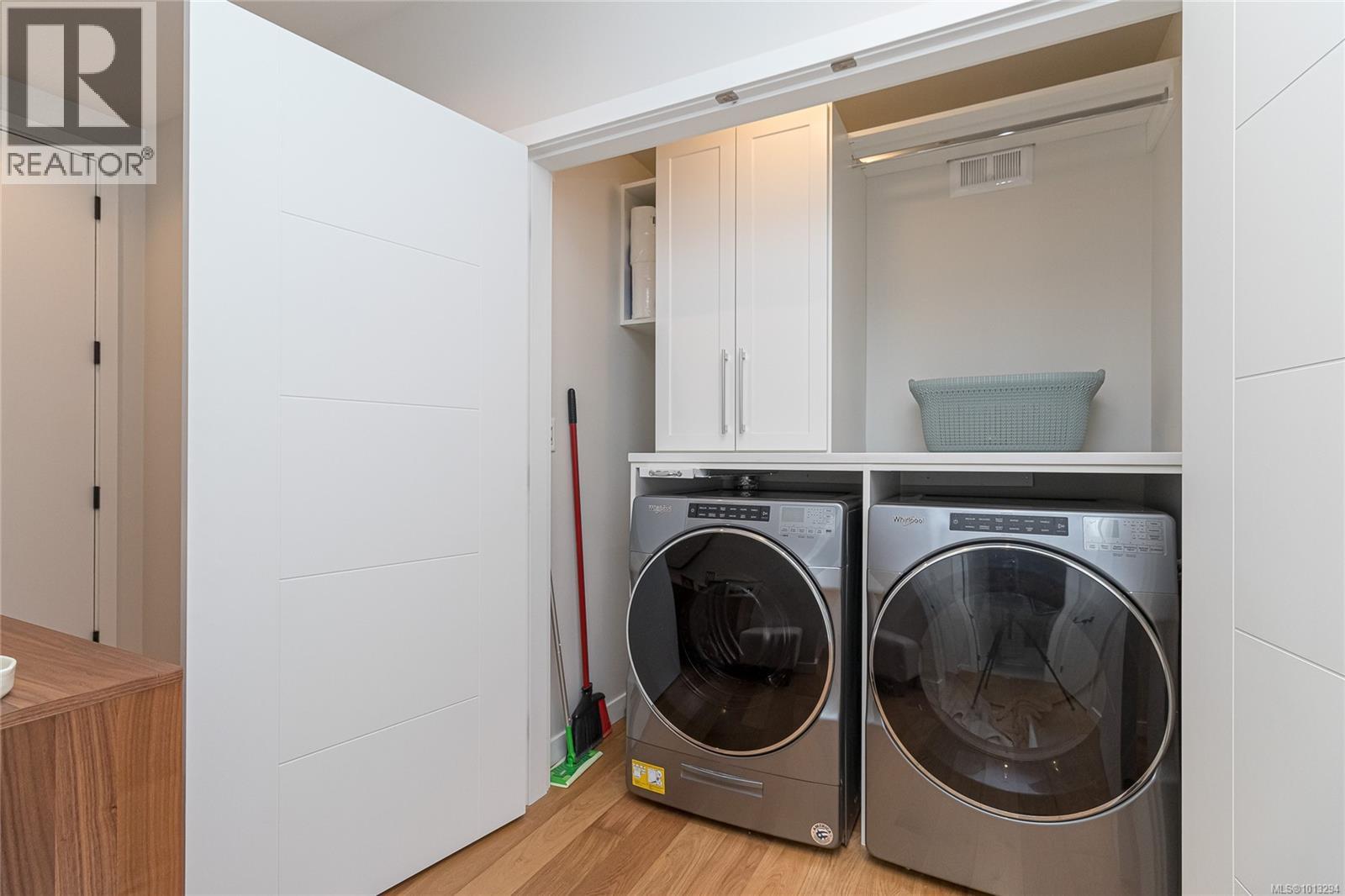 208 1018 Pentrelew Pl, Victoria, British Columbia  V8V 4J4 - Photo 33 - 1013294