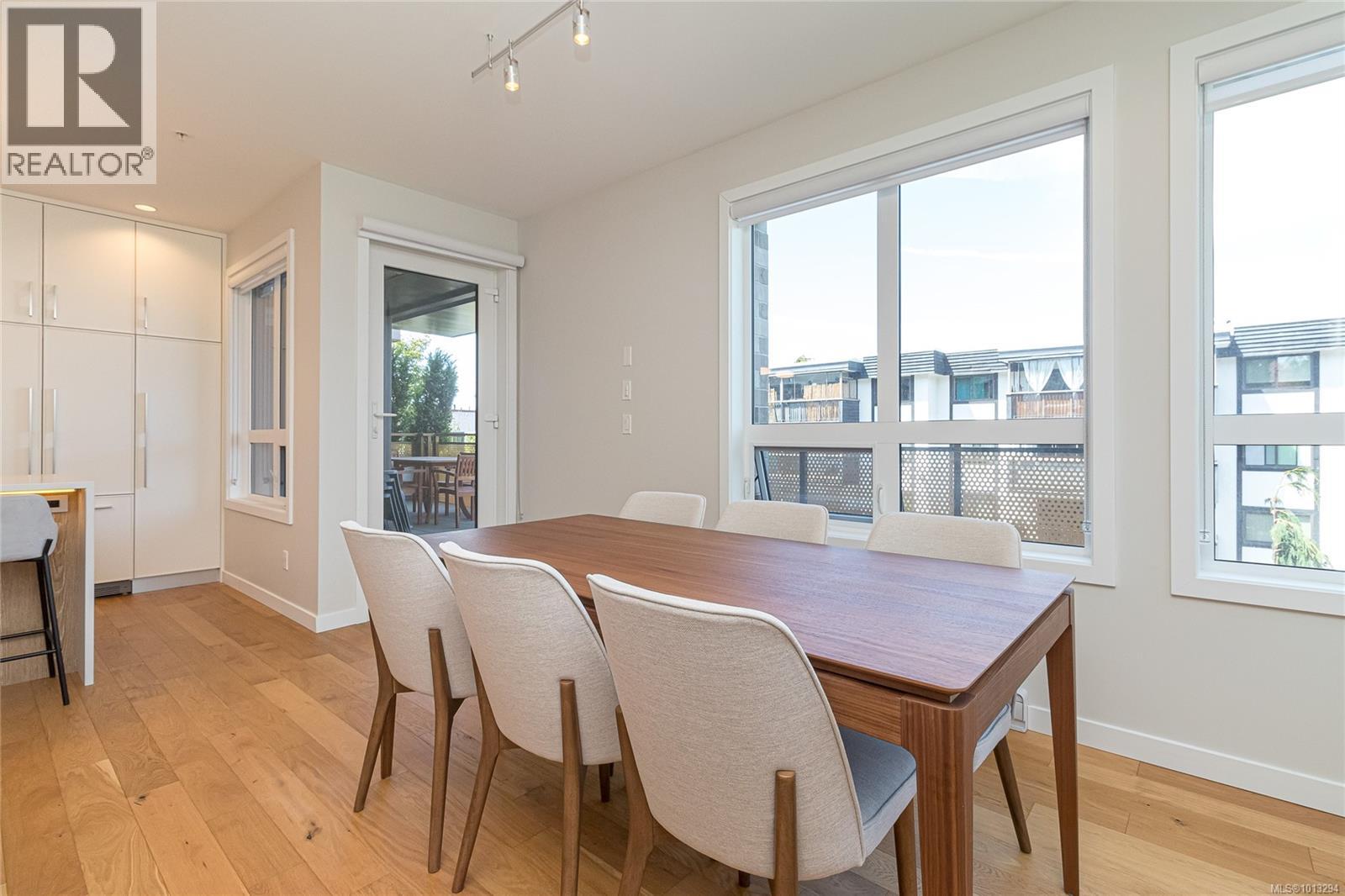 208 1018 Pentrelew Pl, Victoria, British Columbia  V8V 4J4 - Photo 12 - 1013294