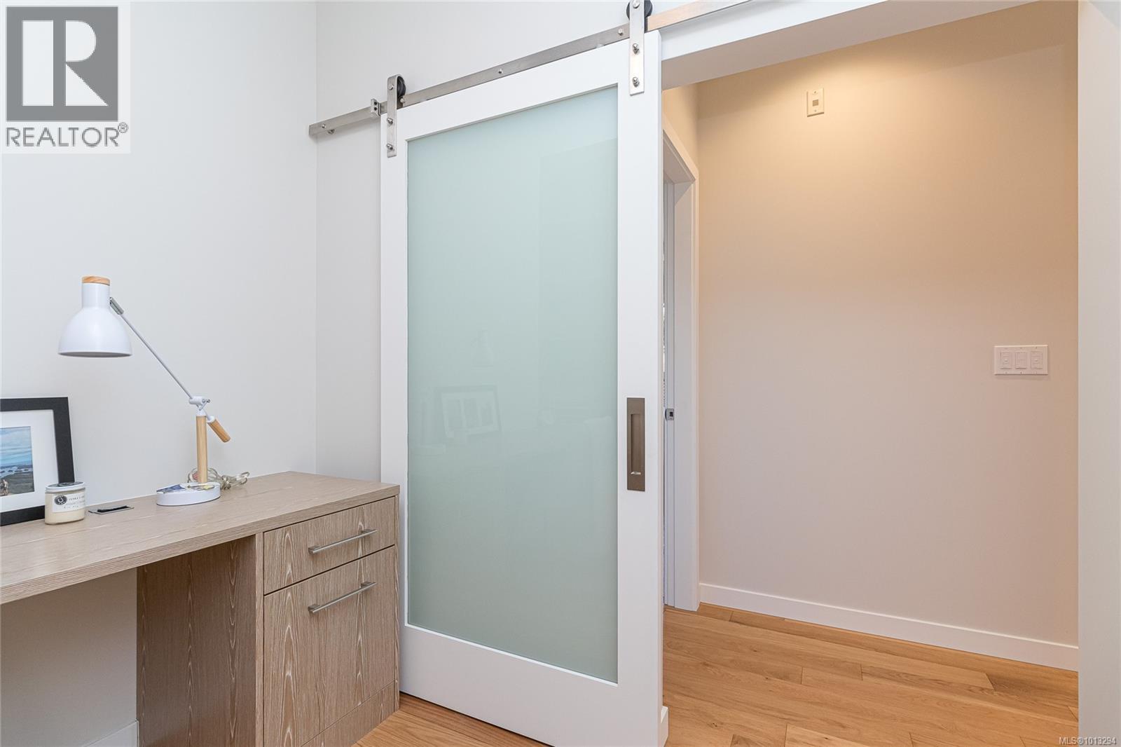 208 1018 Pentrelew Pl, Victoria, British Columbia  V8V 4J4 - Photo 32 - 1013294