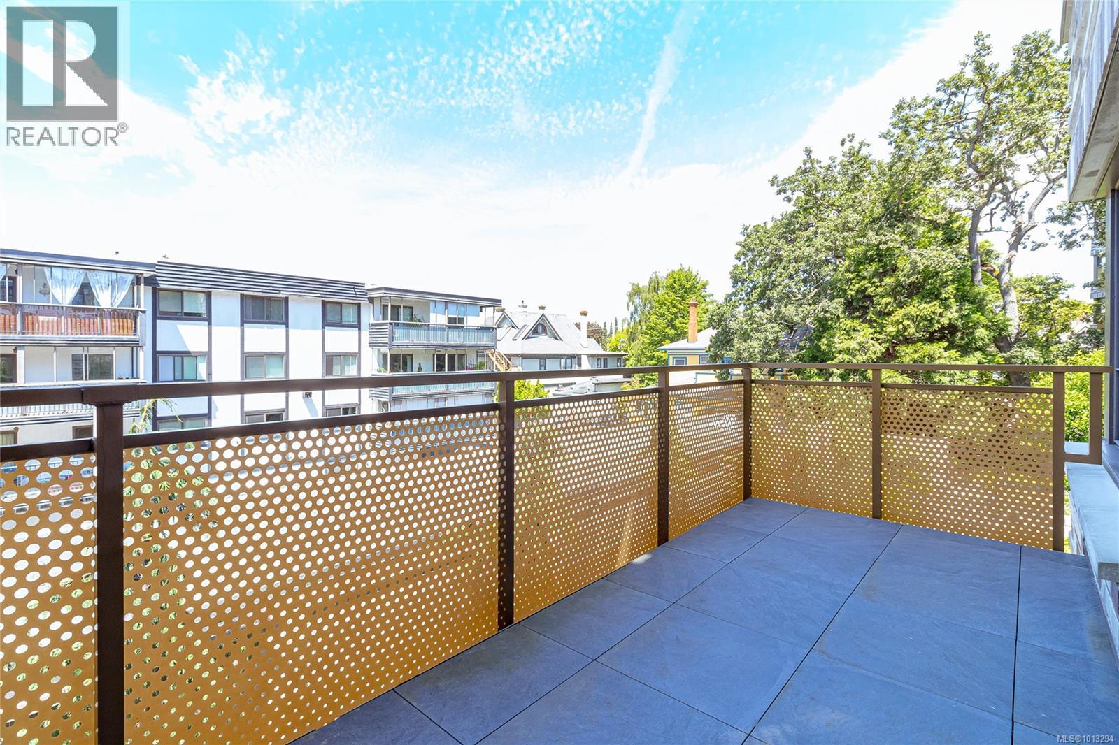 208 1018 Pentrelew Pl, Victoria, British Columbia  V8V 4J4 - Photo 40 - 1013294