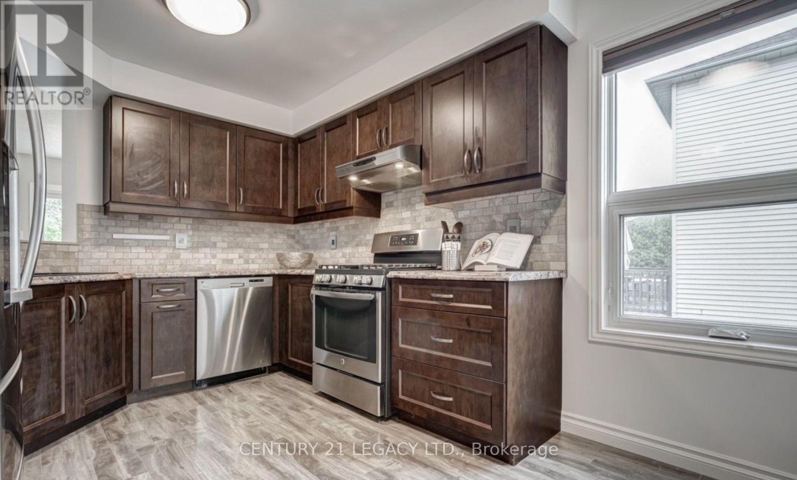 Upper - 339 Lewis Drive W, Orangeville, Ontario  L9W 4P8 - Photo 4 - W12372831