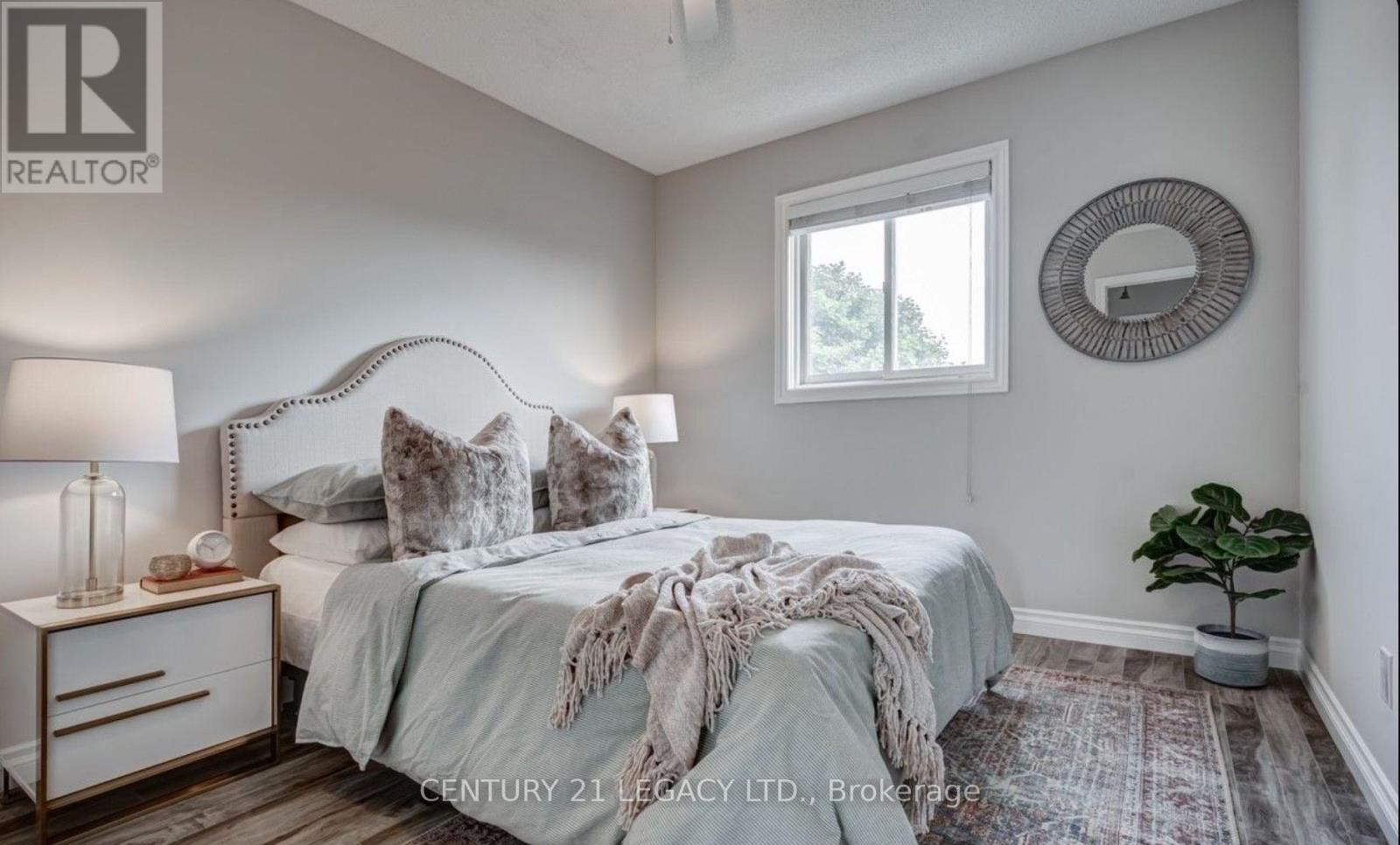 Upper - 339 Lewis Drive W, Orangeville, Ontario  L9W 4P8 - Photo 5 - W12372831