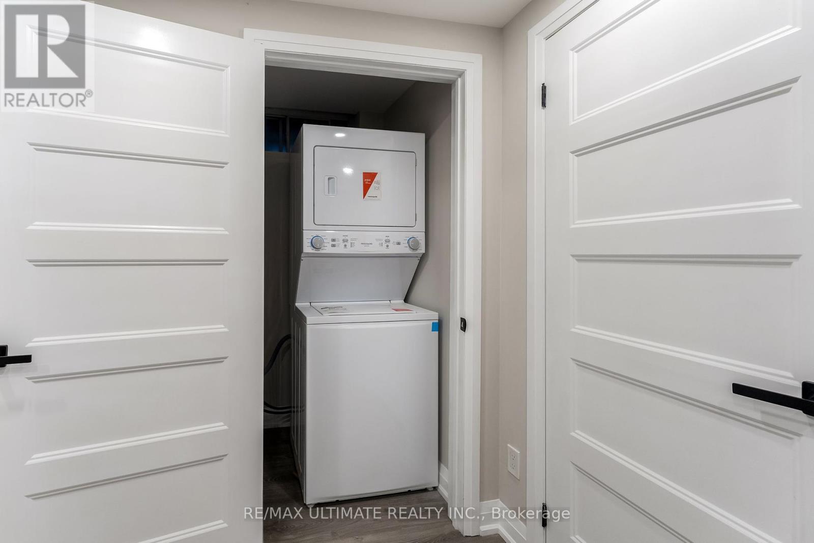 47 Mahoney Avenue, Toronto, Ontario  M6M 2H5 - Photo 35 - W12351135