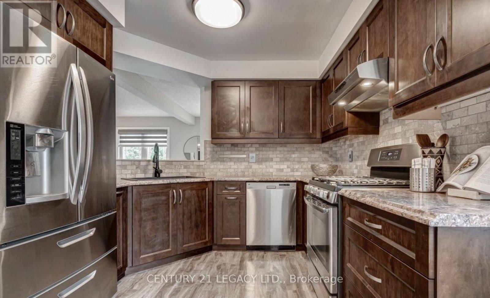 Upper - 339 Lewis Drive W, Orangeville, Ontario  L9W 4P8 - Photo 6 - W12372831